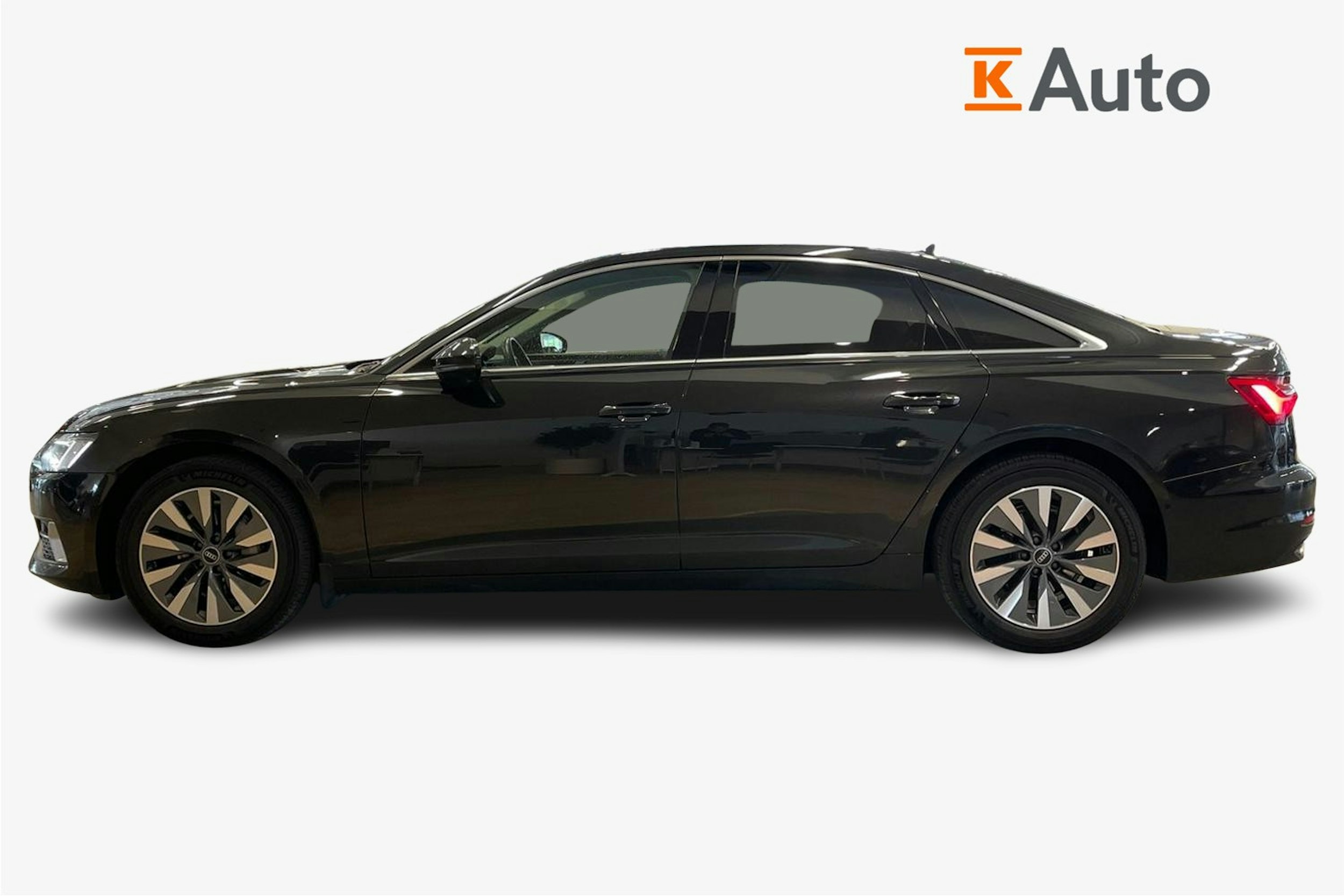 Harmaa Audi A6 2021 kuva 6.