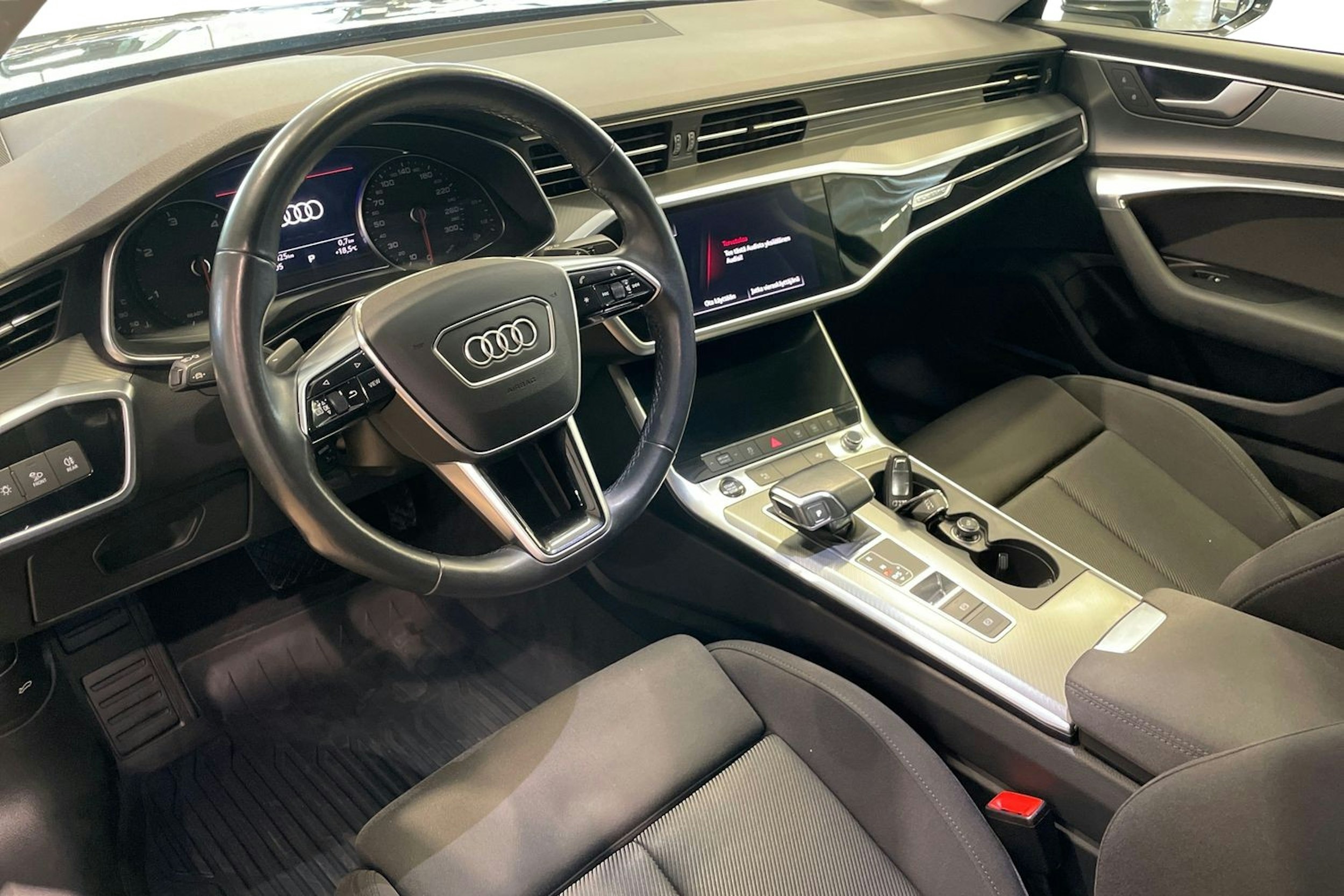 Harmaa Audi A6 2021 kuva 7.