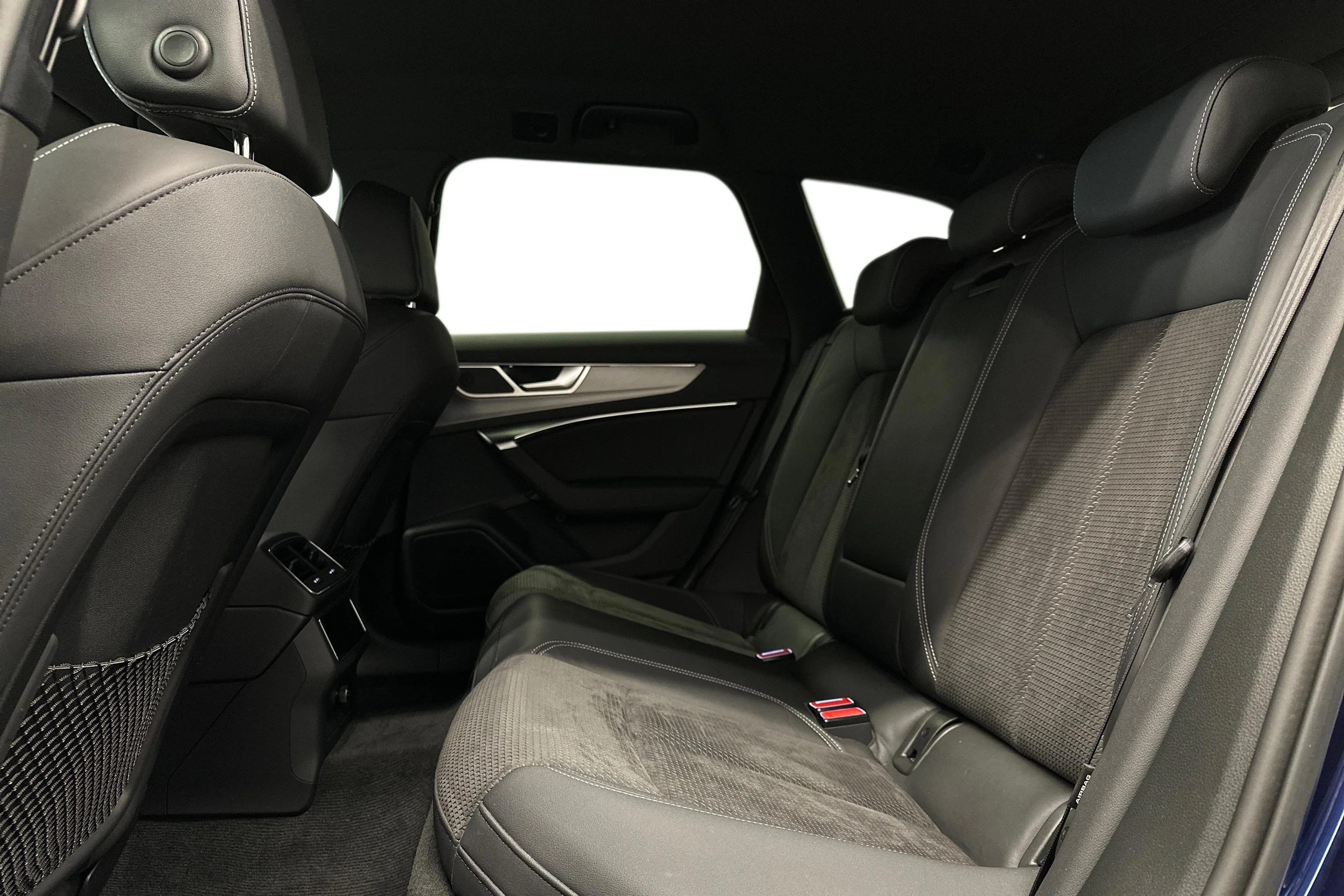 sininen Audi A6 2021 kuva 11.