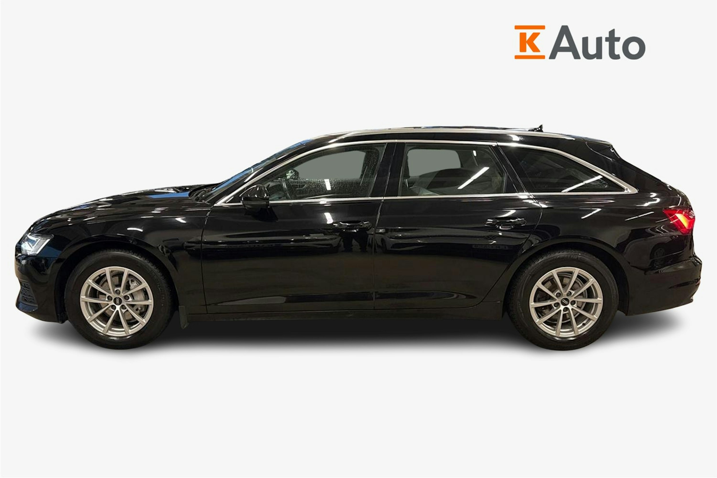 musta Audi A6 2021 kuva 5.