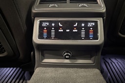 musta Audi A6 2021 kuva 17.