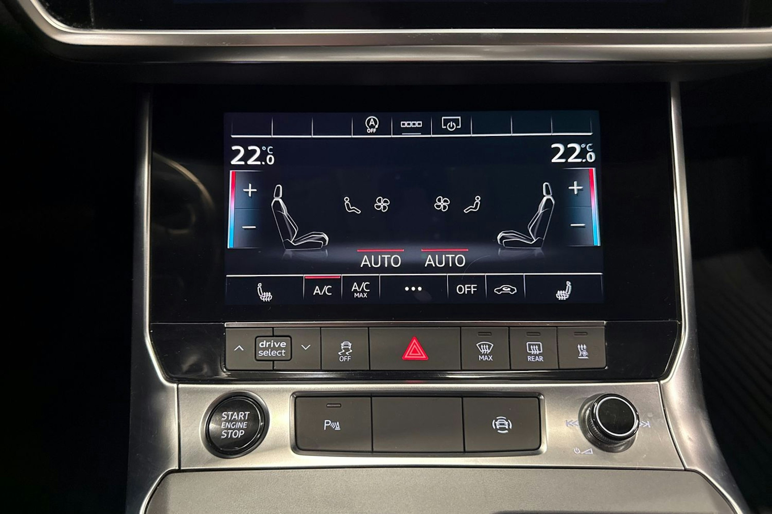 musta Audi A6 2021 kuva 27.