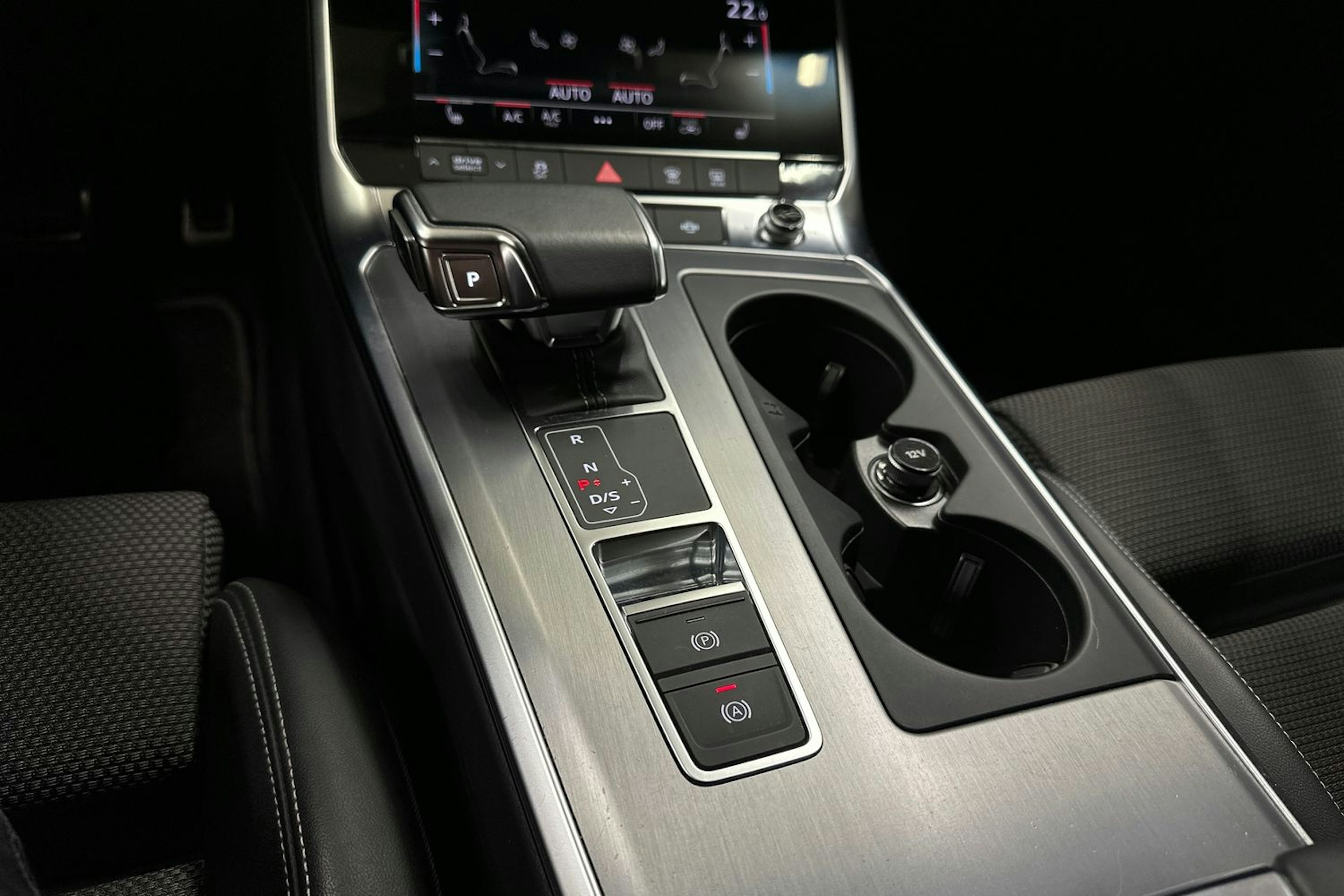 harmaa Audi A6 2021 kuva 22.