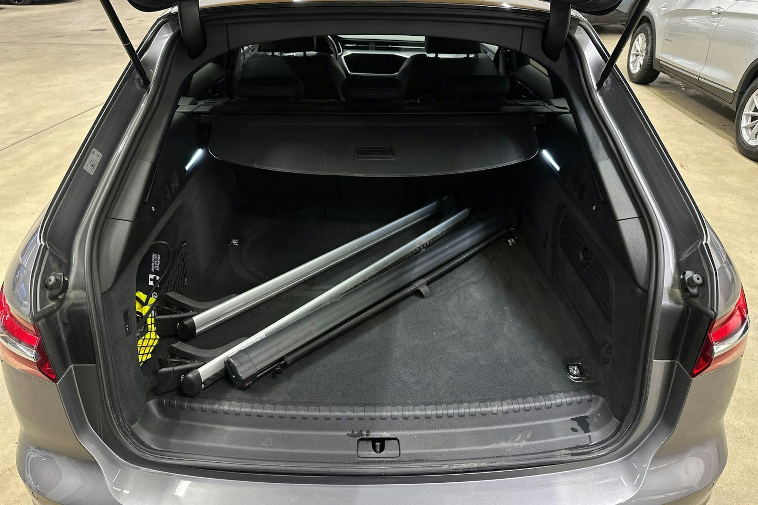 harmaa Audi A6 2021 kuva 28.