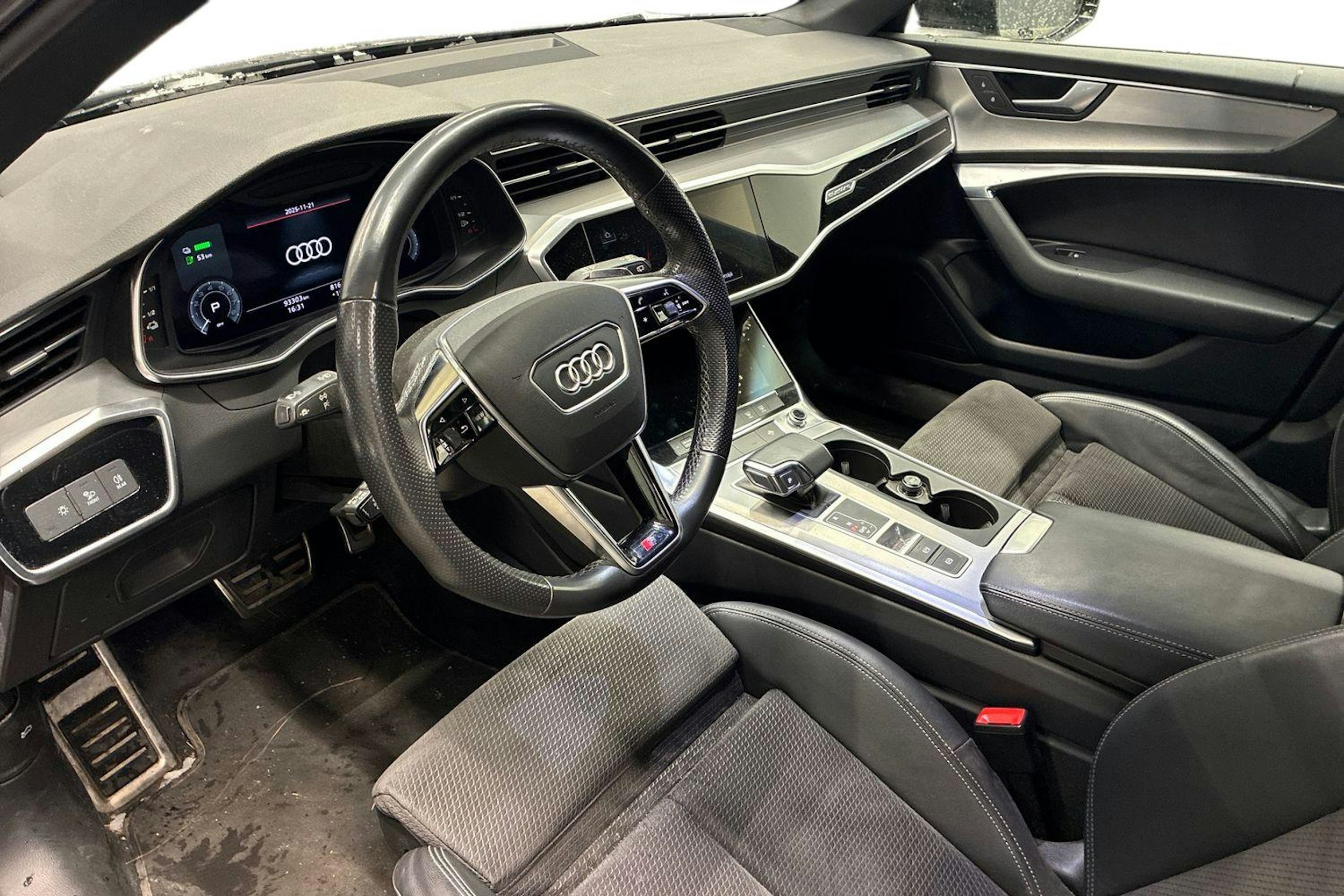 musta Audi A6 2021 kuva 3.