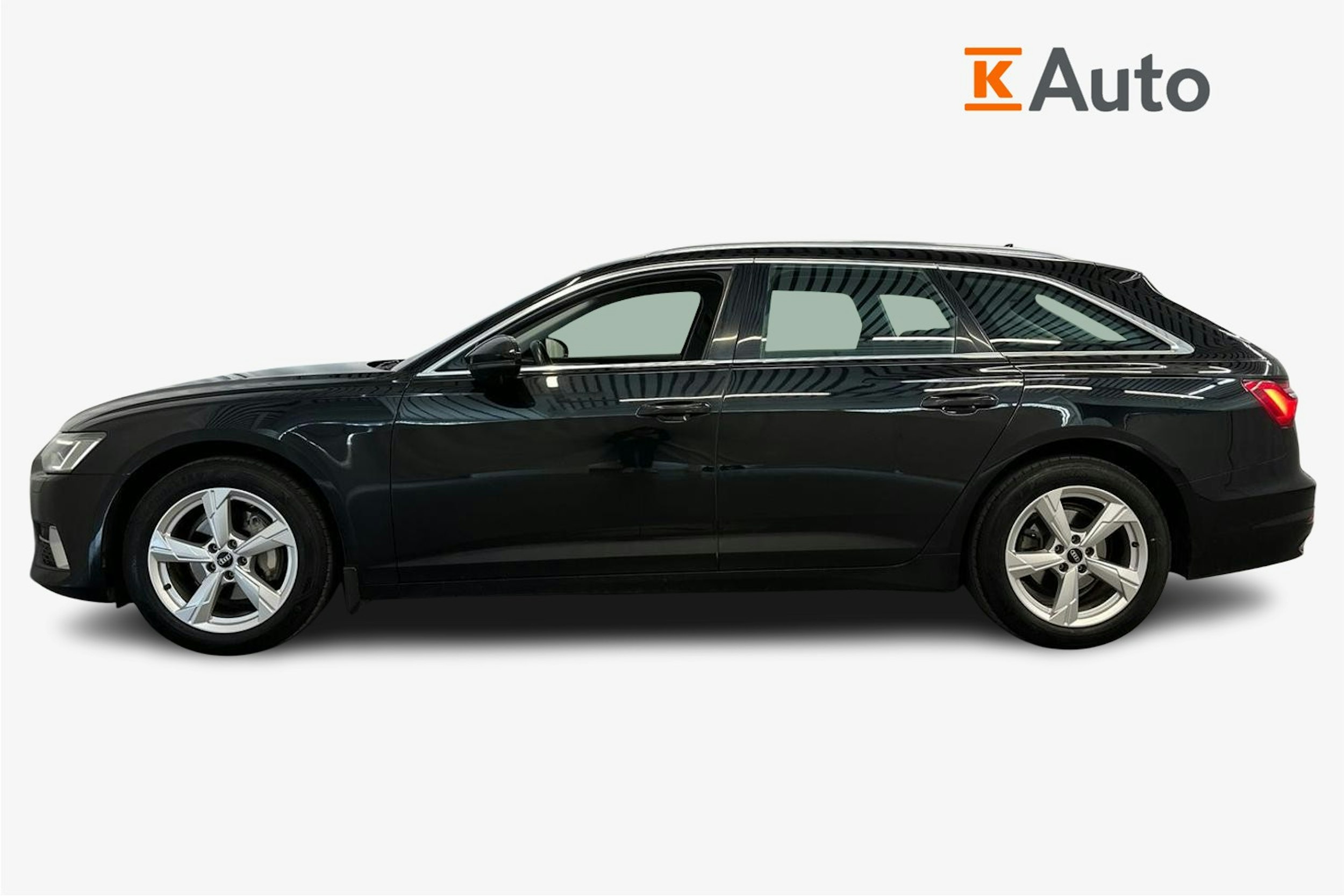 musta Audi A6 2021 kuva 6.