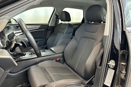 musta Audi A6 2021 kuva 17.