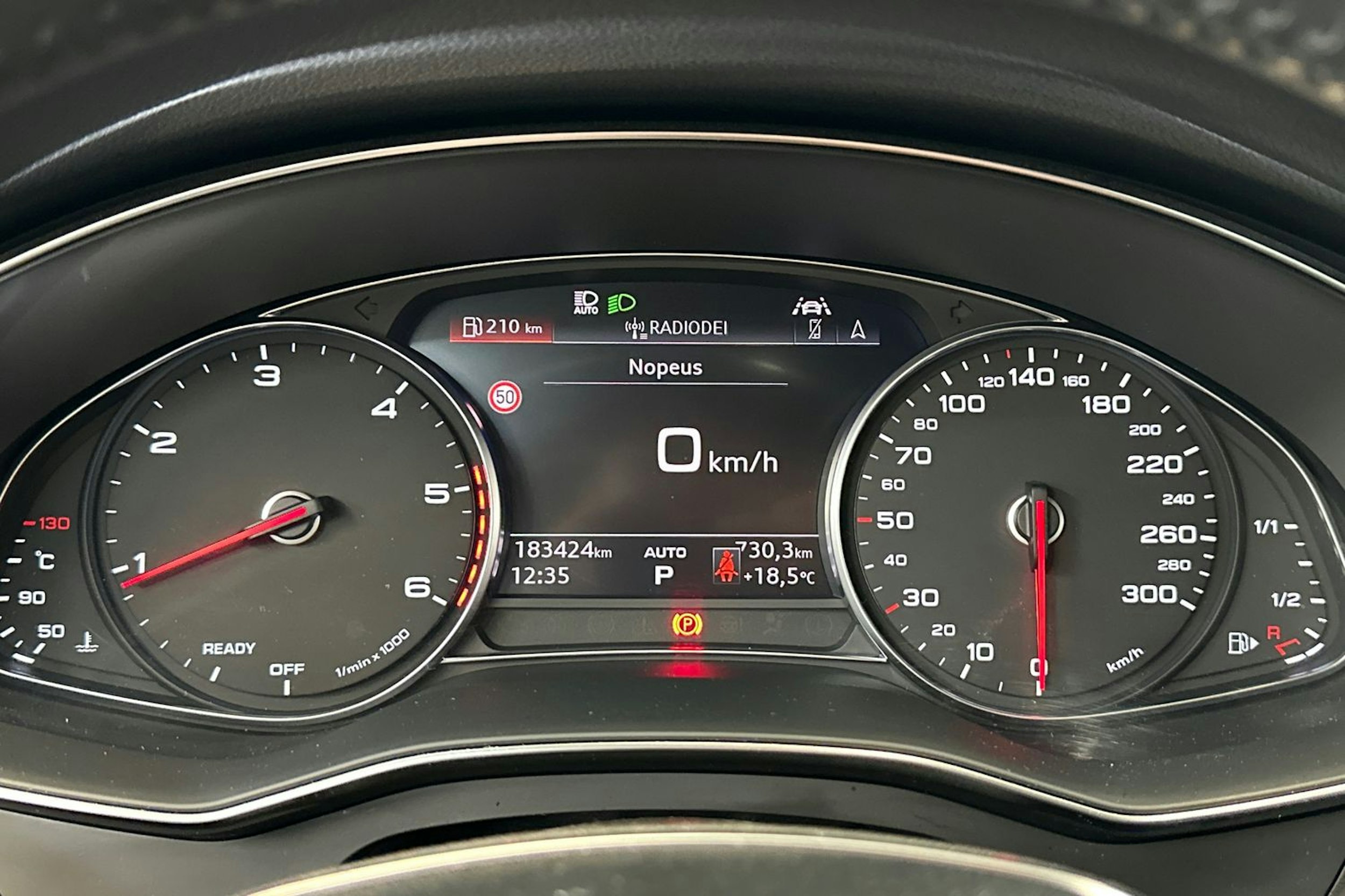 musta Audi A6 2021 kuva 20.