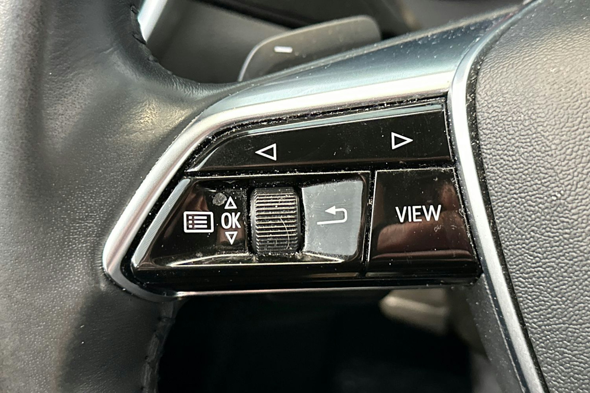 musta Audi A6 2021 kuva 28.