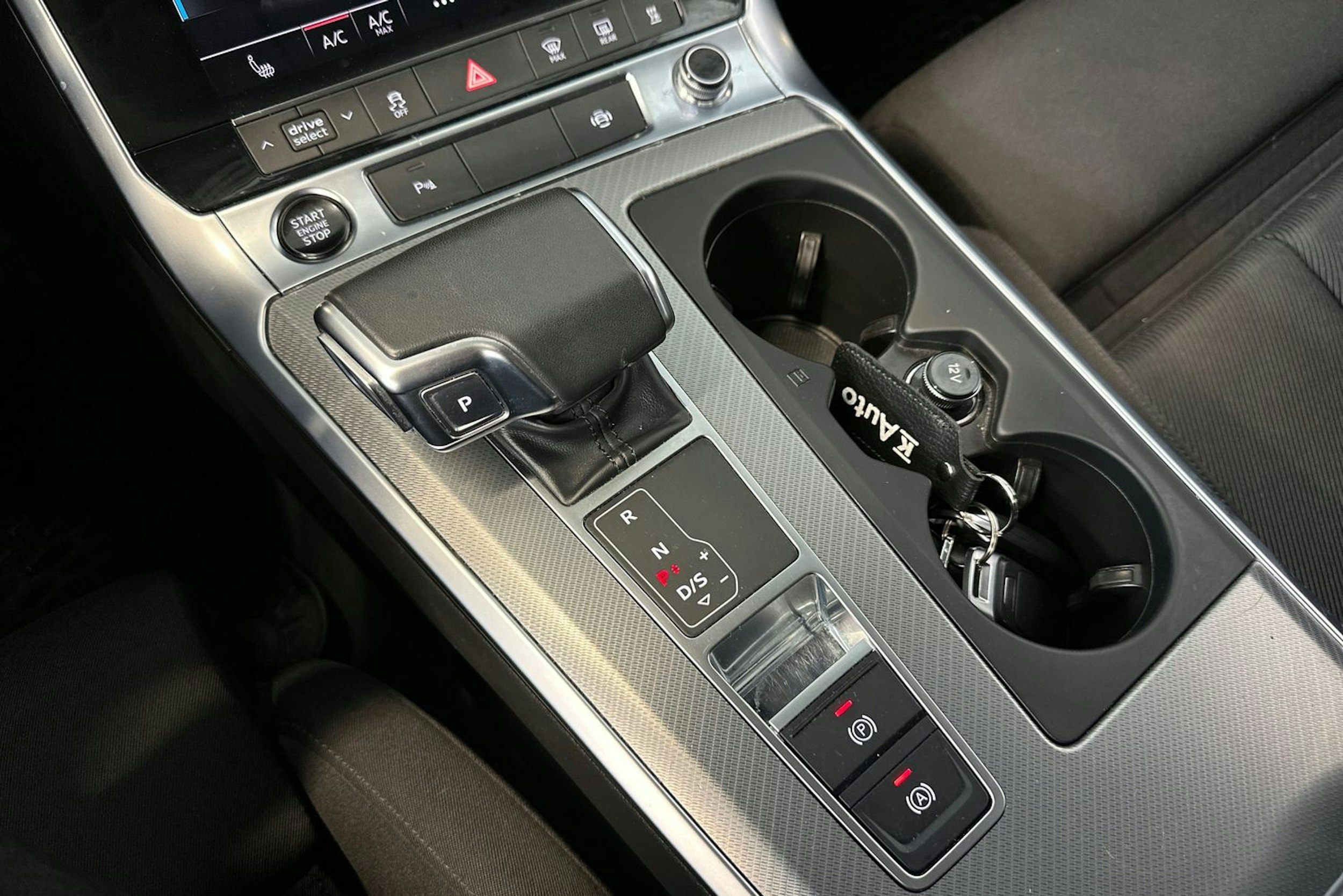 musta Audi A6 2021 kuva 30.