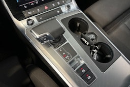 musta Audi A6 2021 kuva 30.