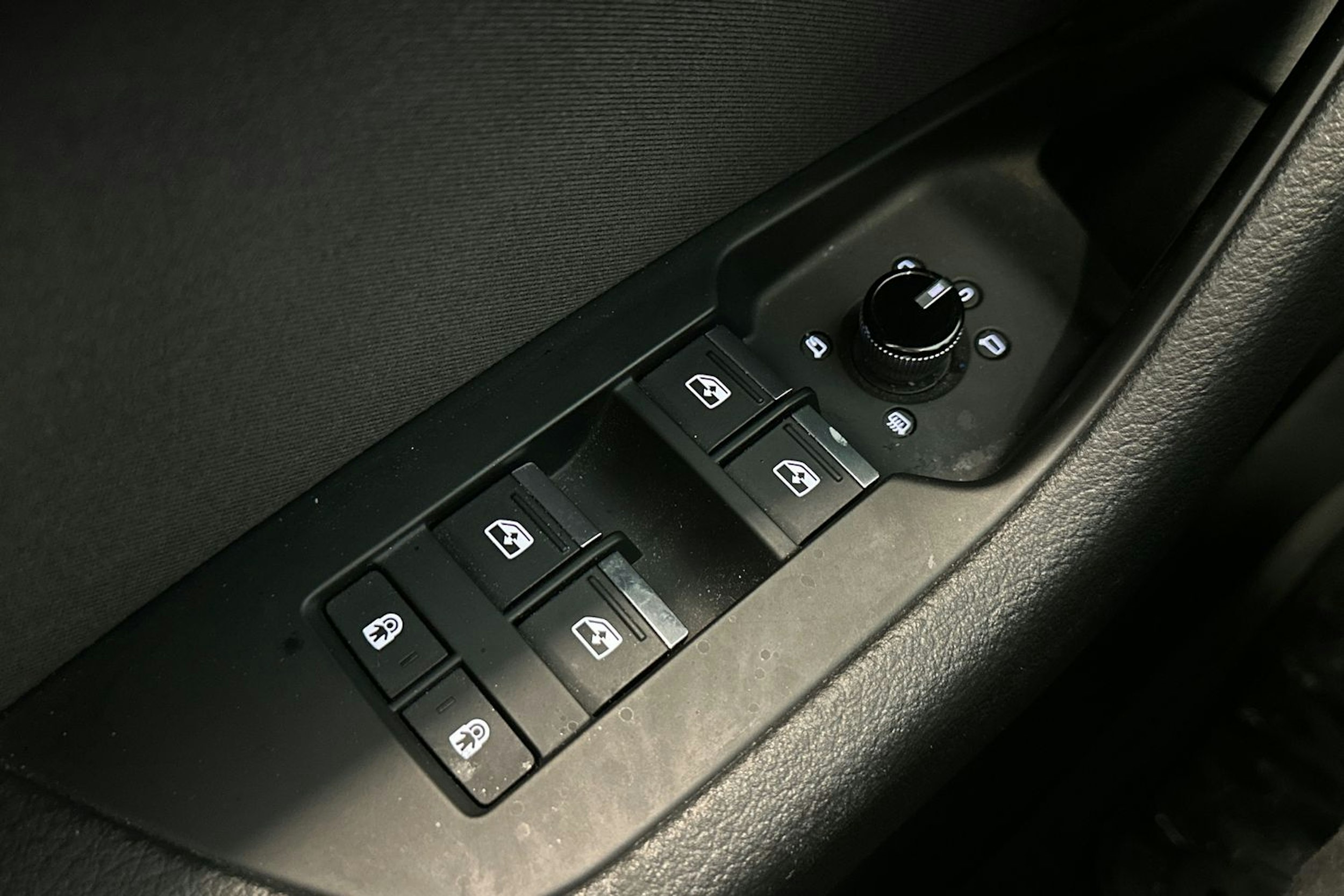 musta Audi A6 2021 kuva 32.