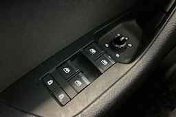 musta Audi A6 2021 kuva 32.