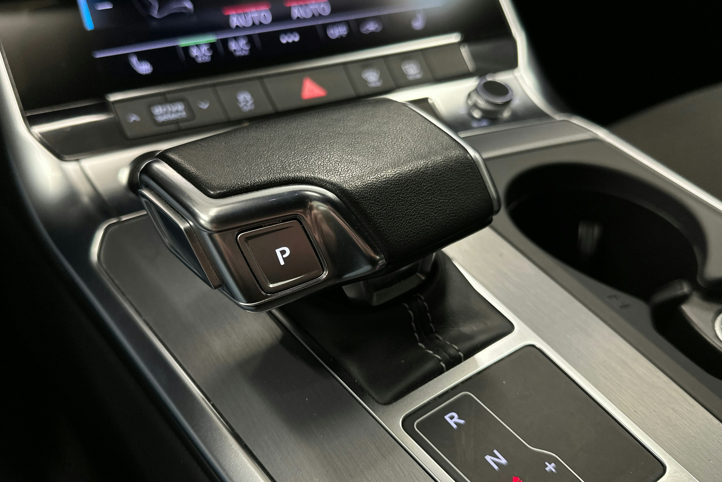 musta Audi A6 2021 kuva 29.