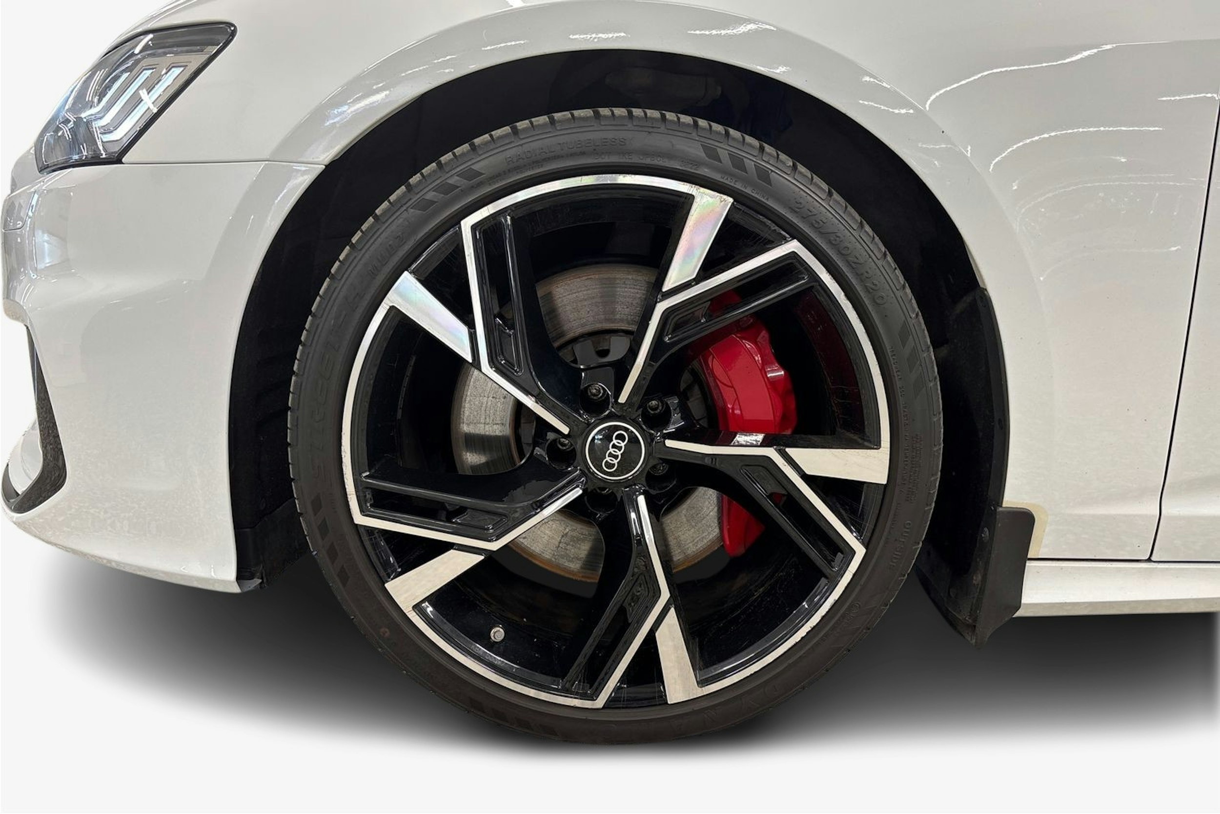 Valkoinen Audi A6 2021 kuva 11.