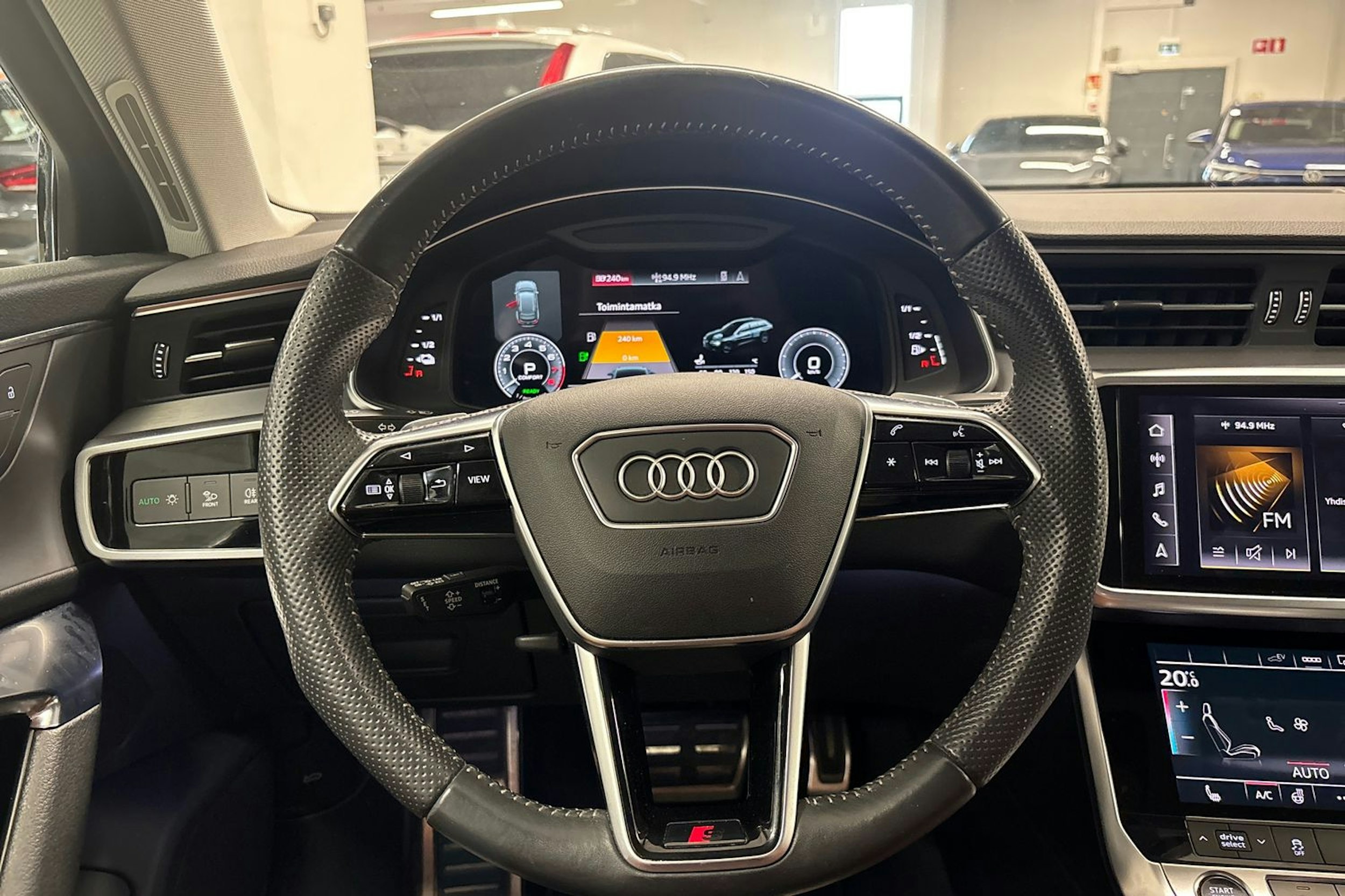 Valkoinen Audi A6 2021 kuva 18.