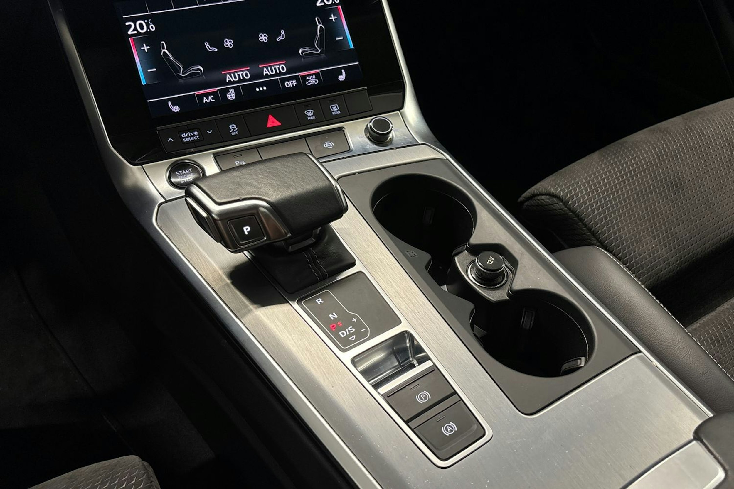 Valkoinen Audi A6 2021 kuva 20.