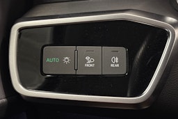 Valkoinen Audi A6 2021 kuva 21.