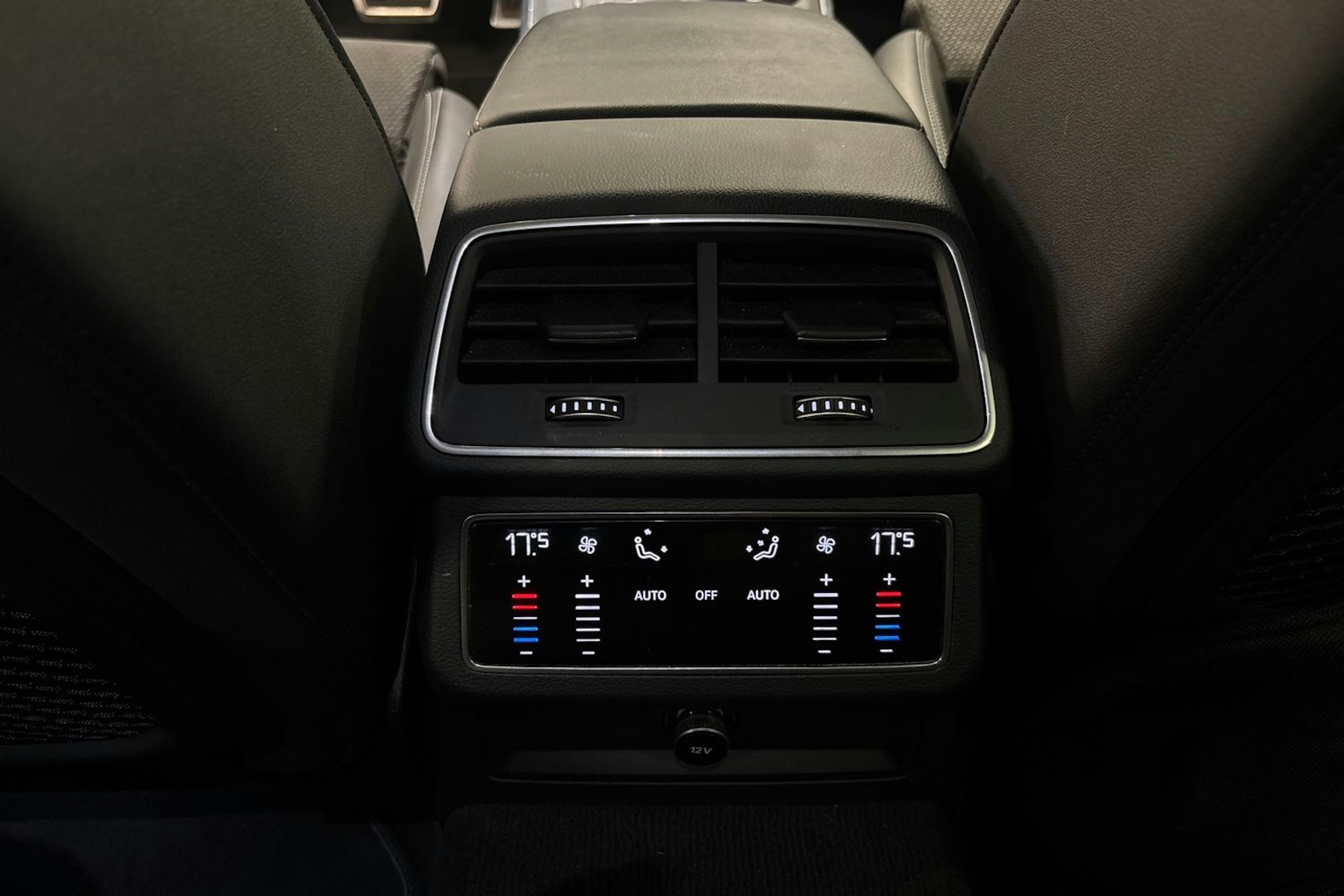 Valkoinen Audi A6 2021 kuva 23.