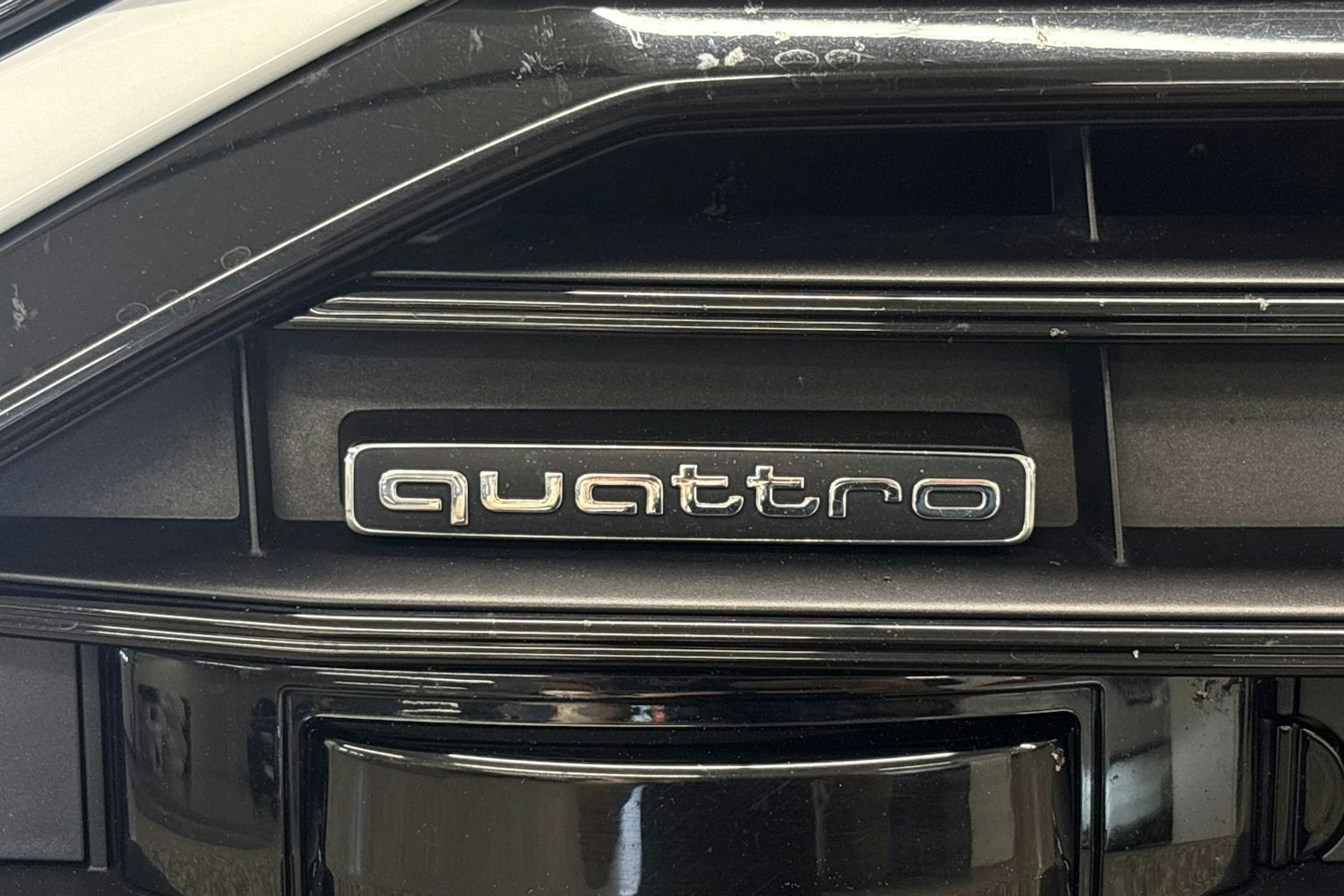 Valkoinen Audi A6 2021 kuva 25.