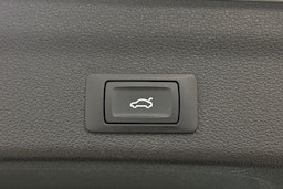 Valkoinen Audi A6 2021 kuva 27.