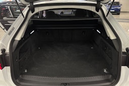 Valkoinen Audi A6 2021 kuva 28.