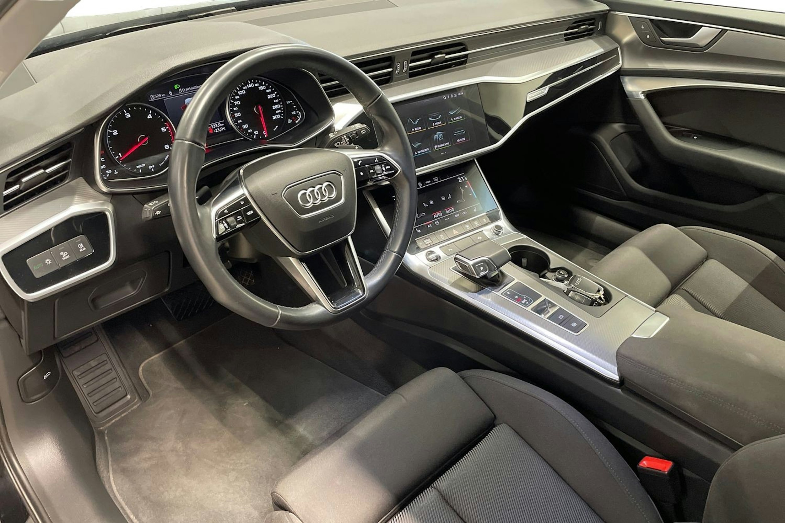 musta Audi A6 2021 kuva 7.