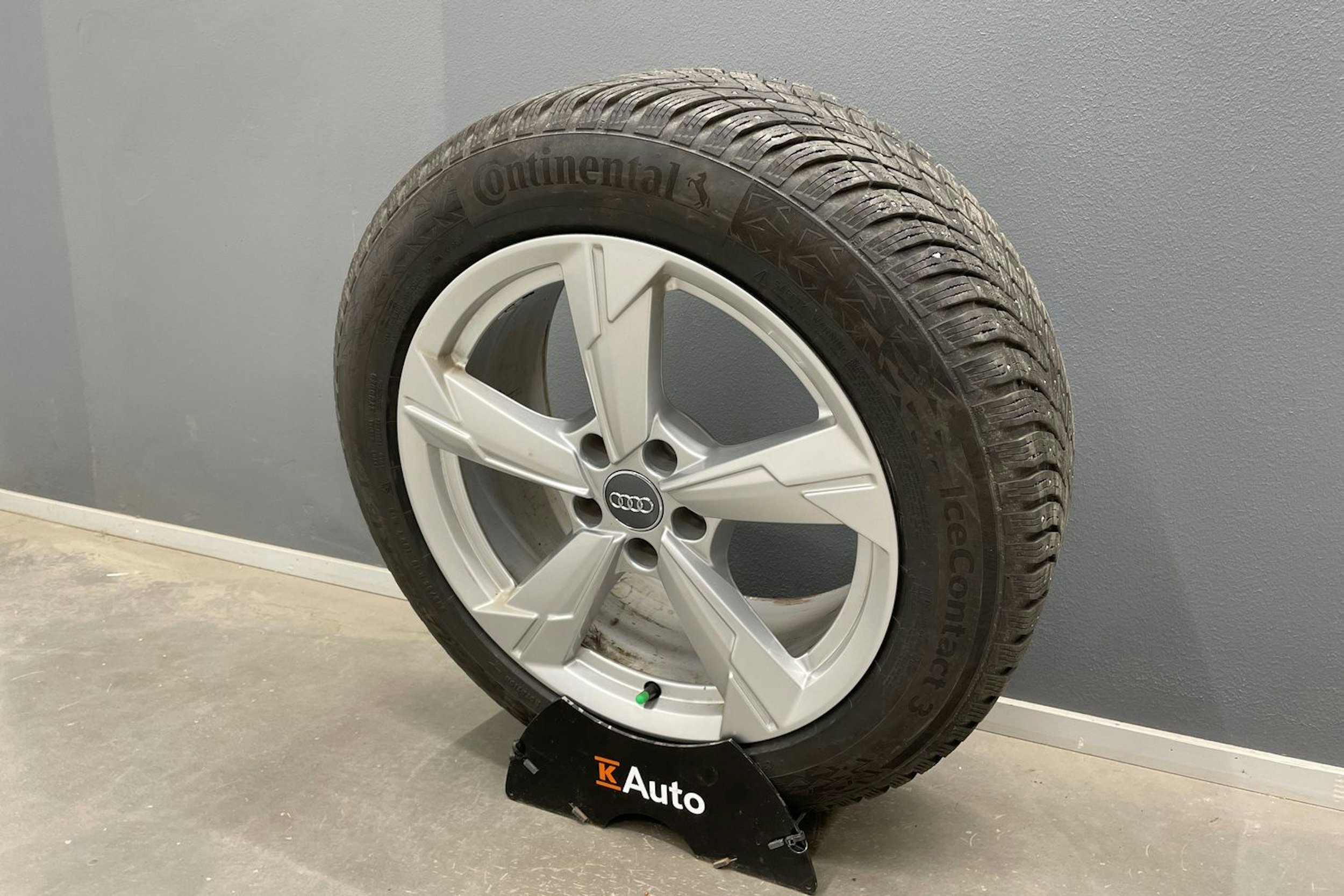 musta Audi A6 2021 kuva 16.