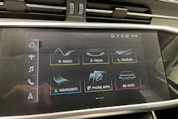 musta Audi A6 2021 kuva 18.