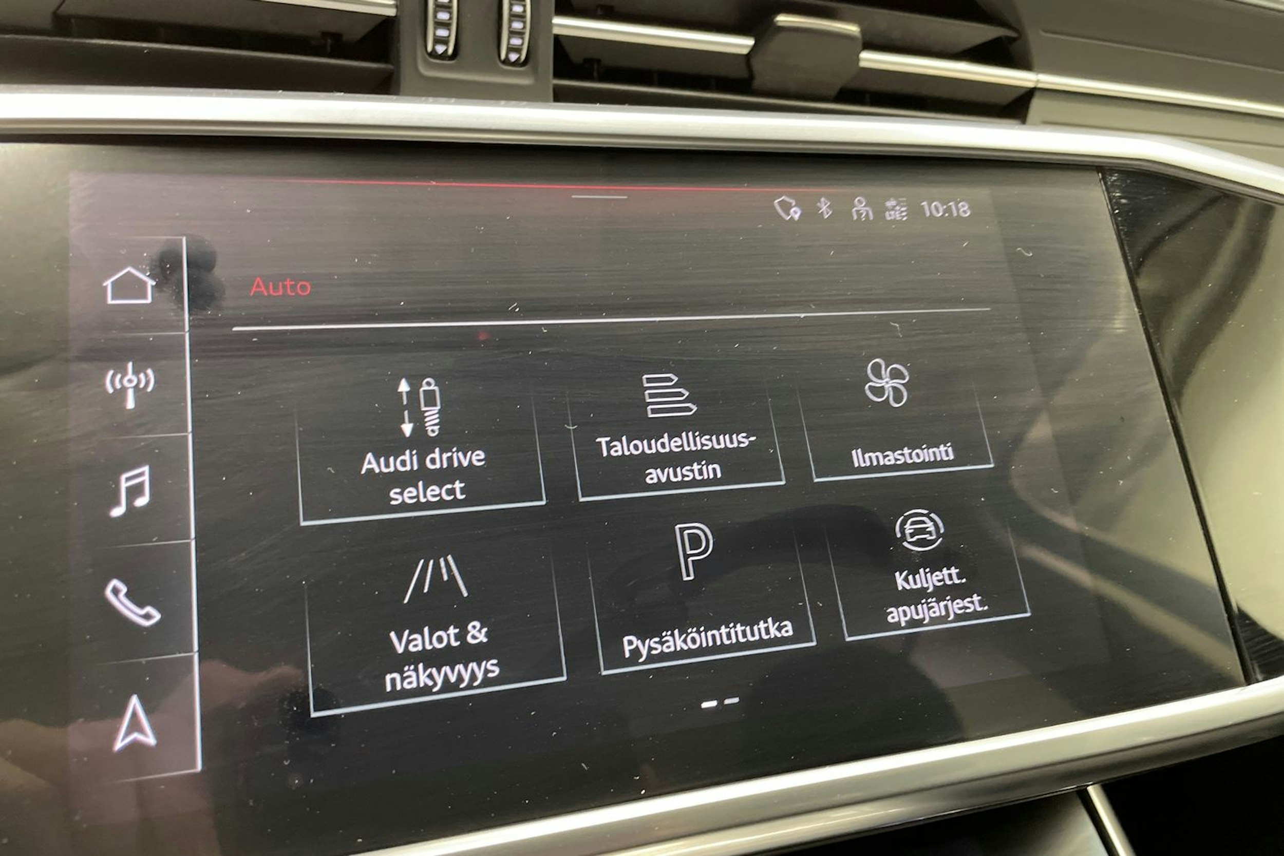 musta Audi A6 2021 kuva 21.