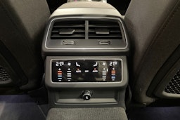 musta Audi A6 2021 kuva 28.