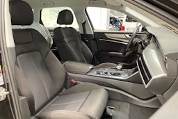 musta Audi A6 2021 kuva 34.