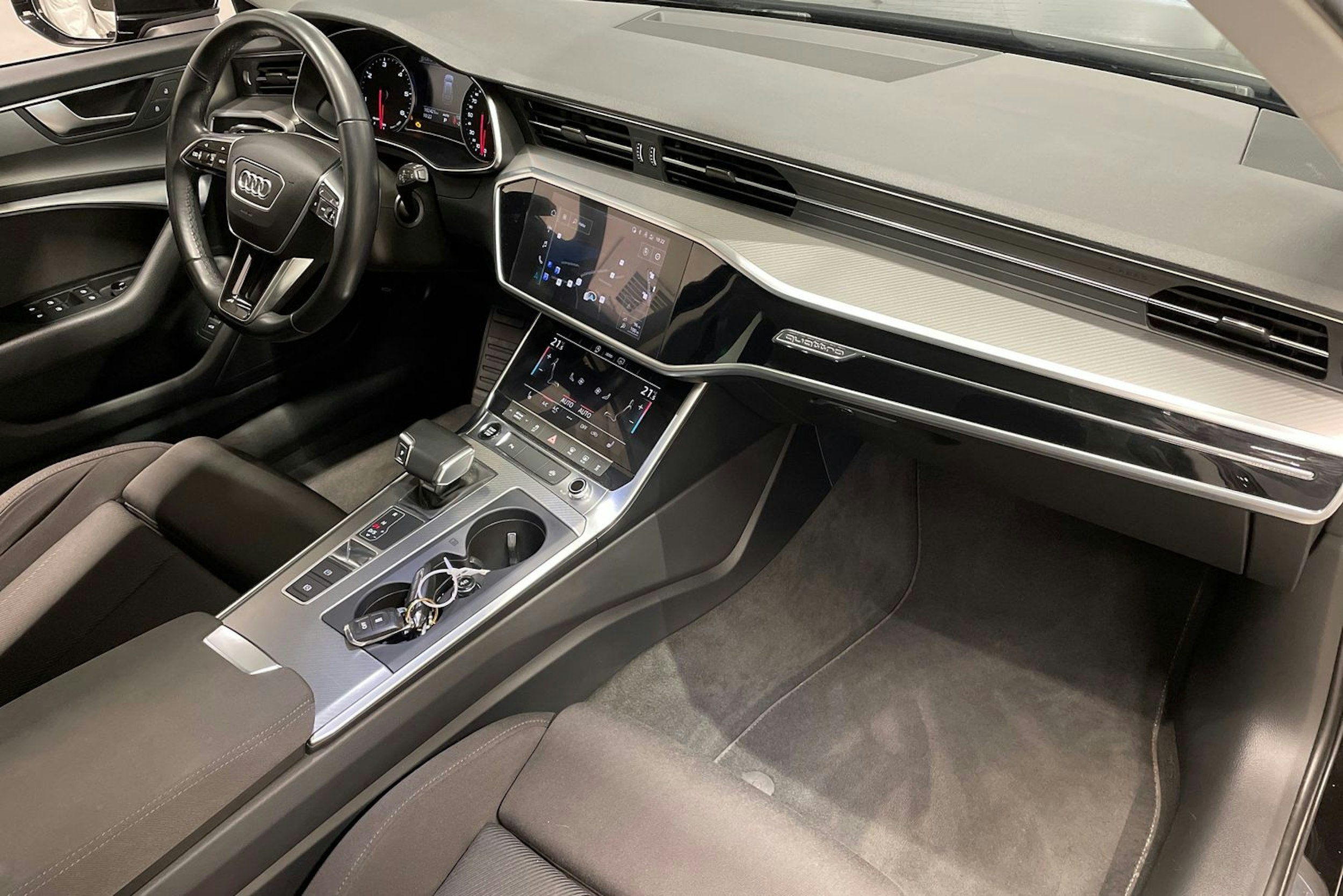 musta Audi A6 2021 kuva 35.