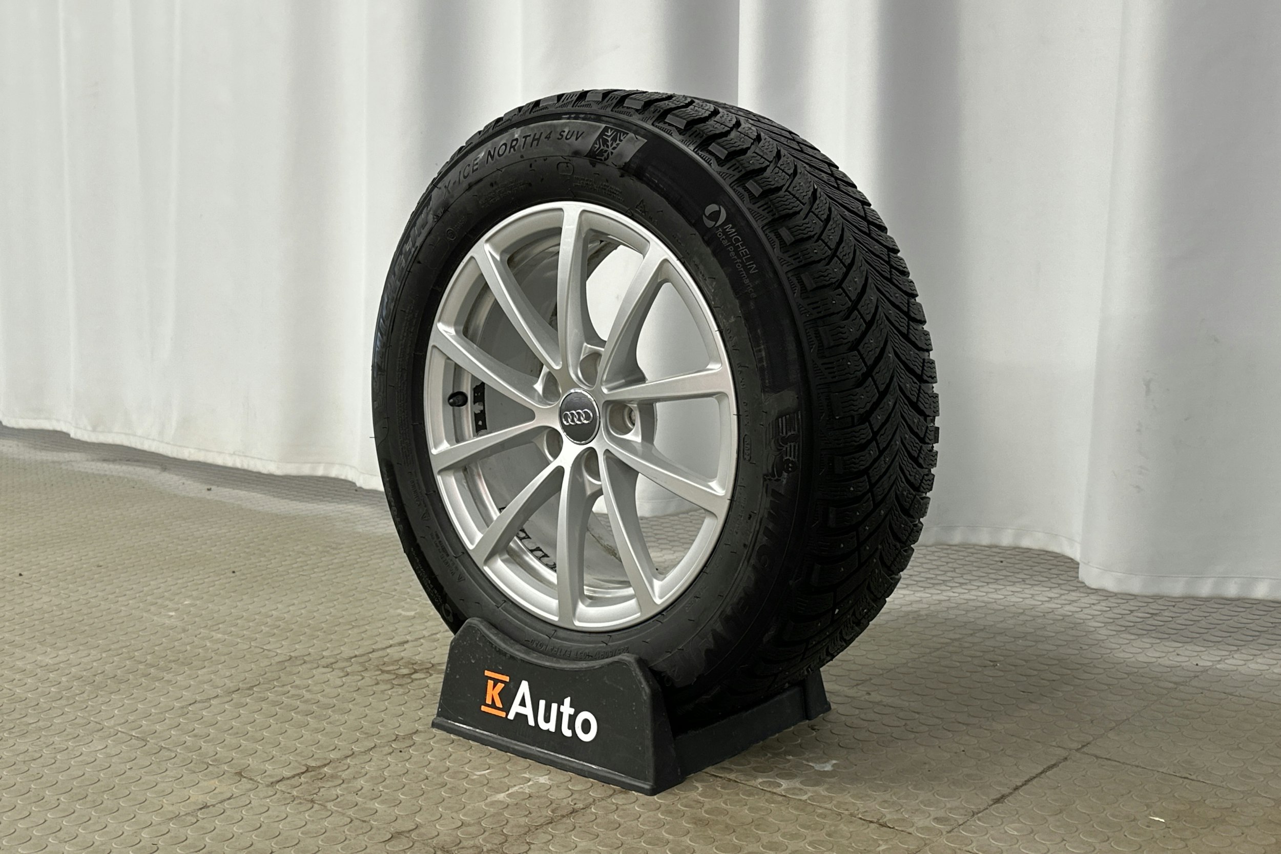 harmaa Audi A6 2021 kuva 13.