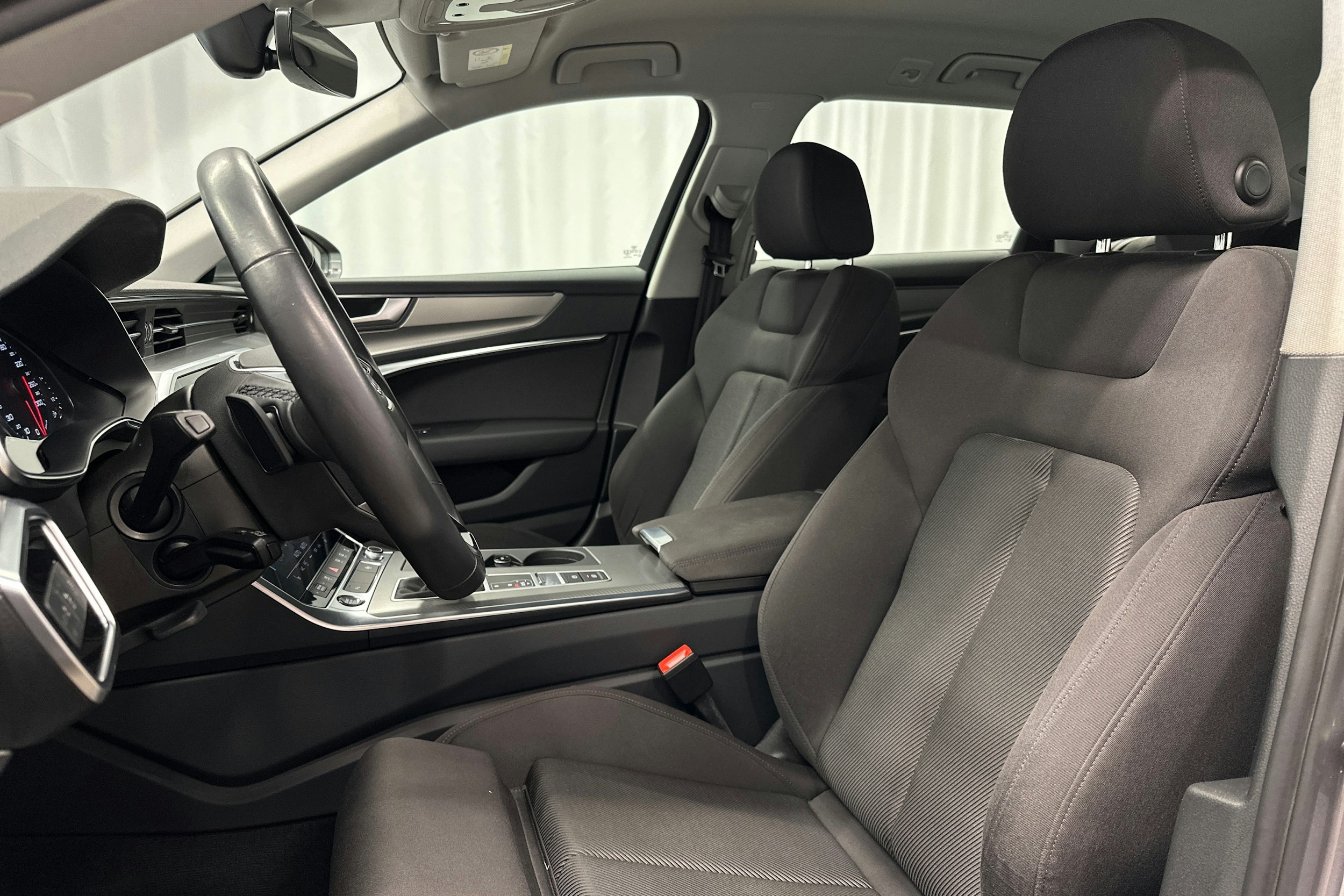 harmaa Audi A6 2021 kuva 18.