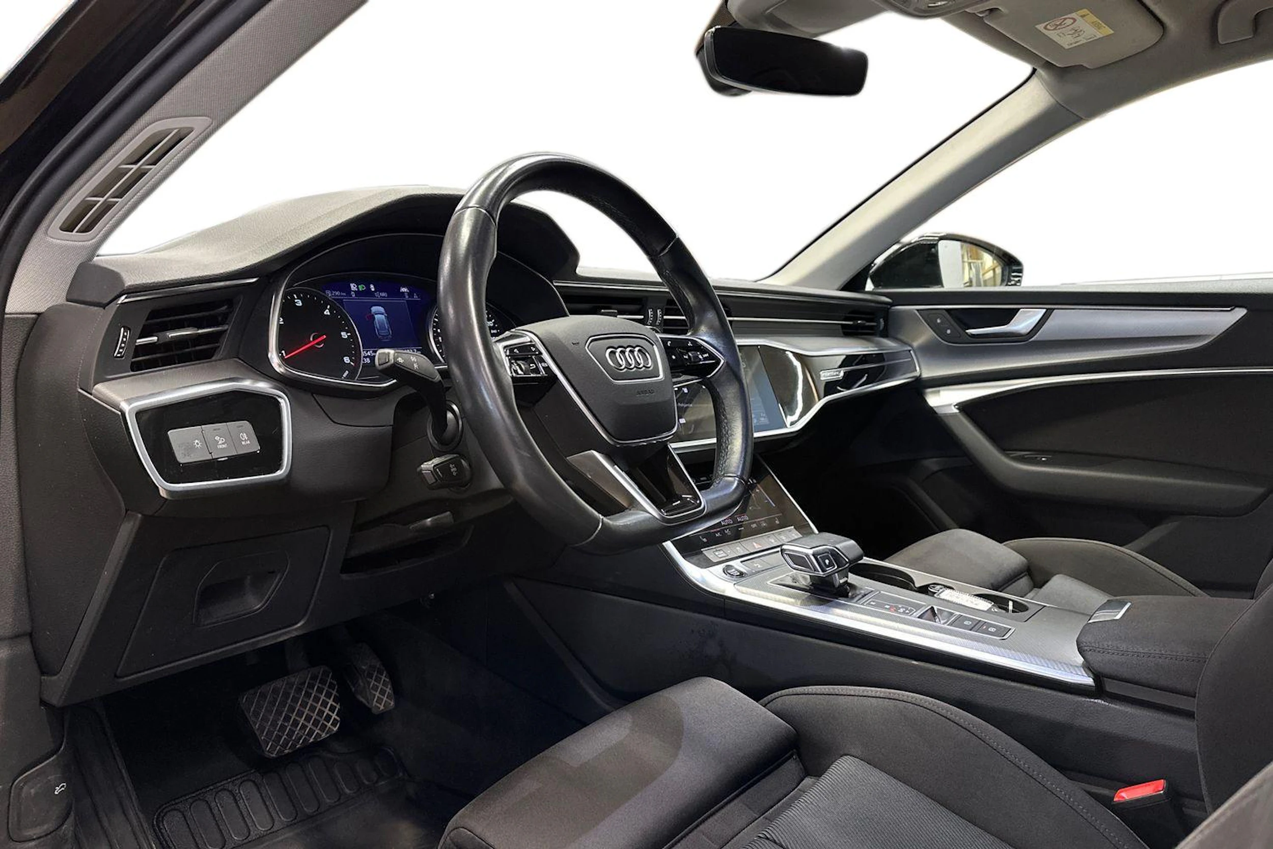 musta Audi A6 2021 kuva 6.