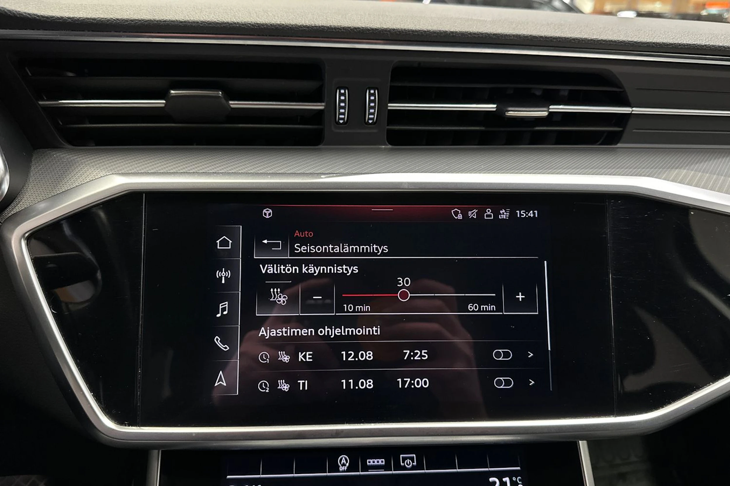 musta Audi A6 2021 kuva 15.