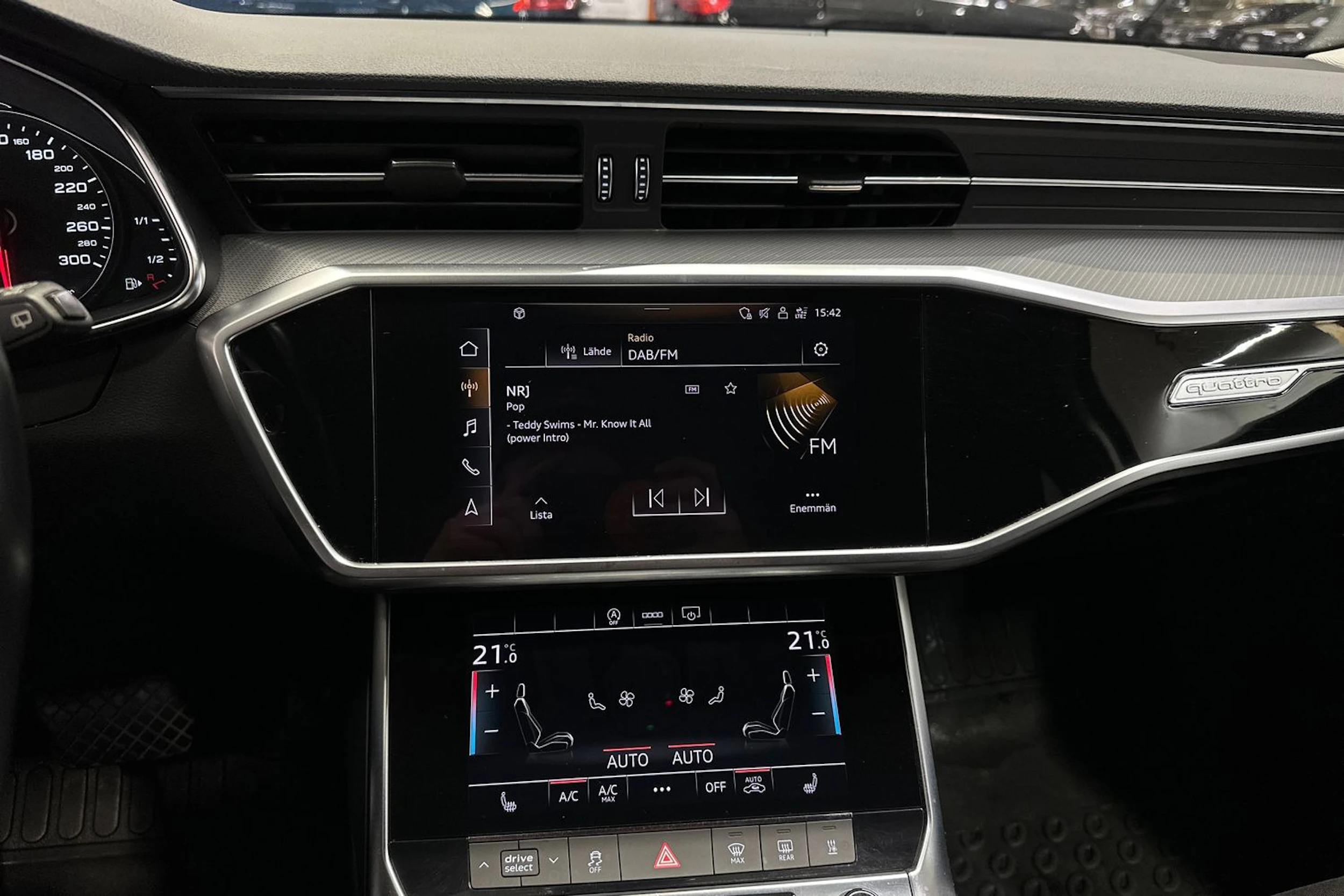 musta Audi A6 2021 kuva 17.