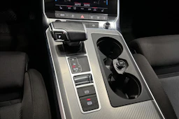 musta Audi A6 2021 kuva 19.