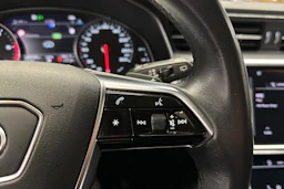 musta Audi A6 2021 kuva 23.