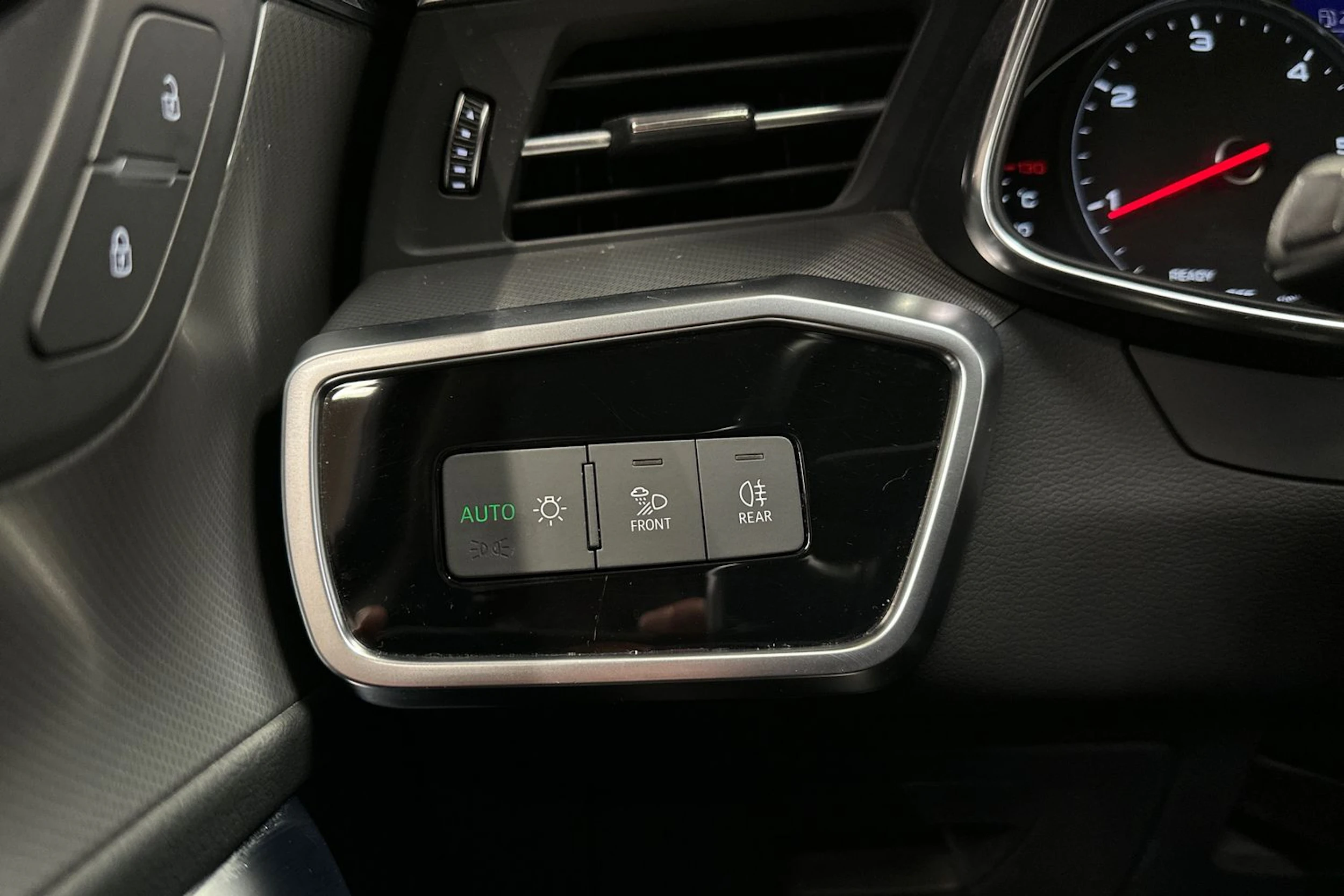 musta Audi A6 2021 kuva 24.