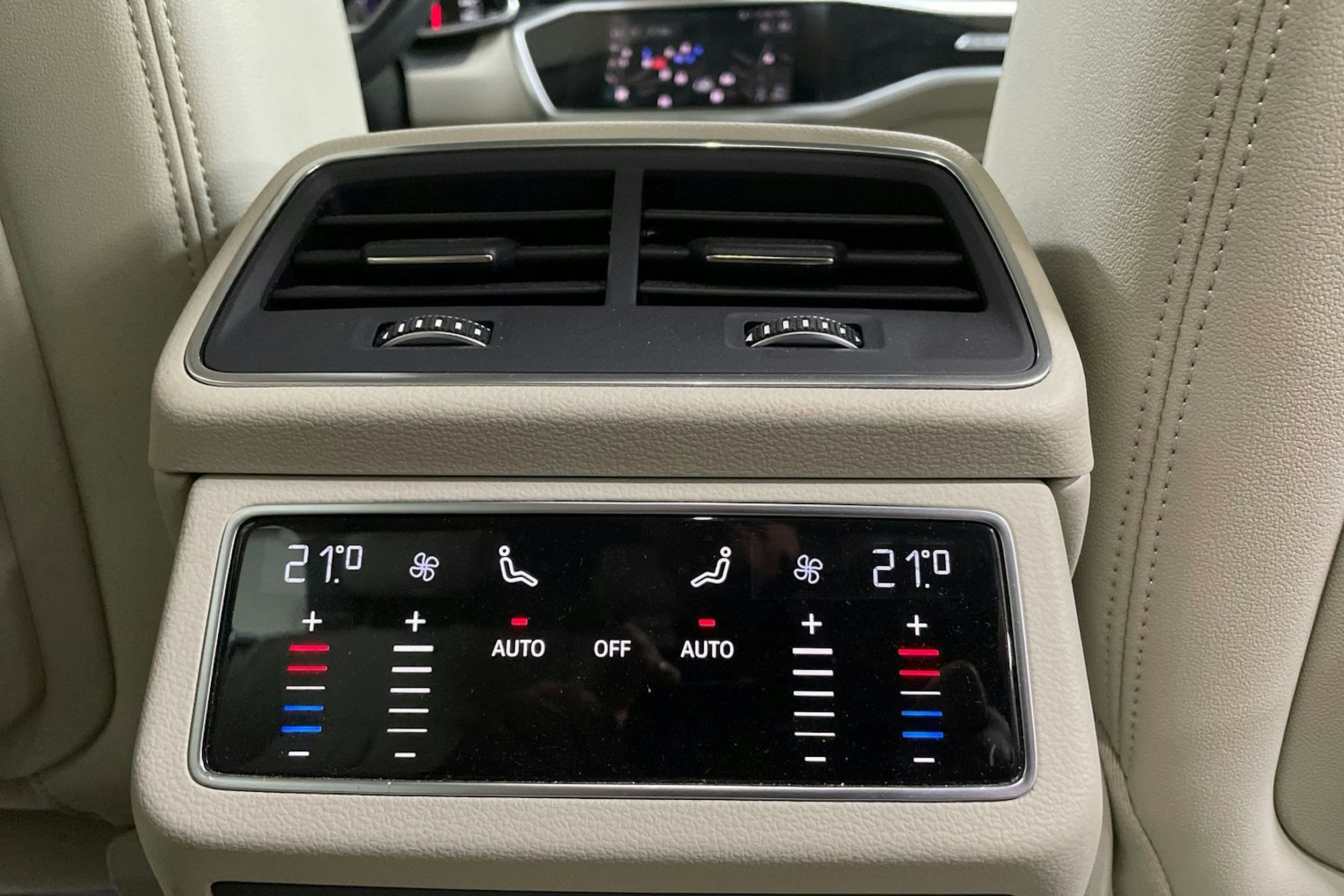 musta Audi A6 2021 kuva 16.