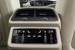 musta Audi A6 2021 kuva 16.