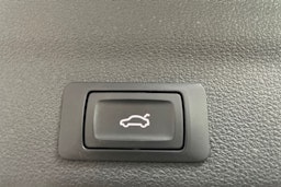 musta Audi A6 2021 kuva 18.