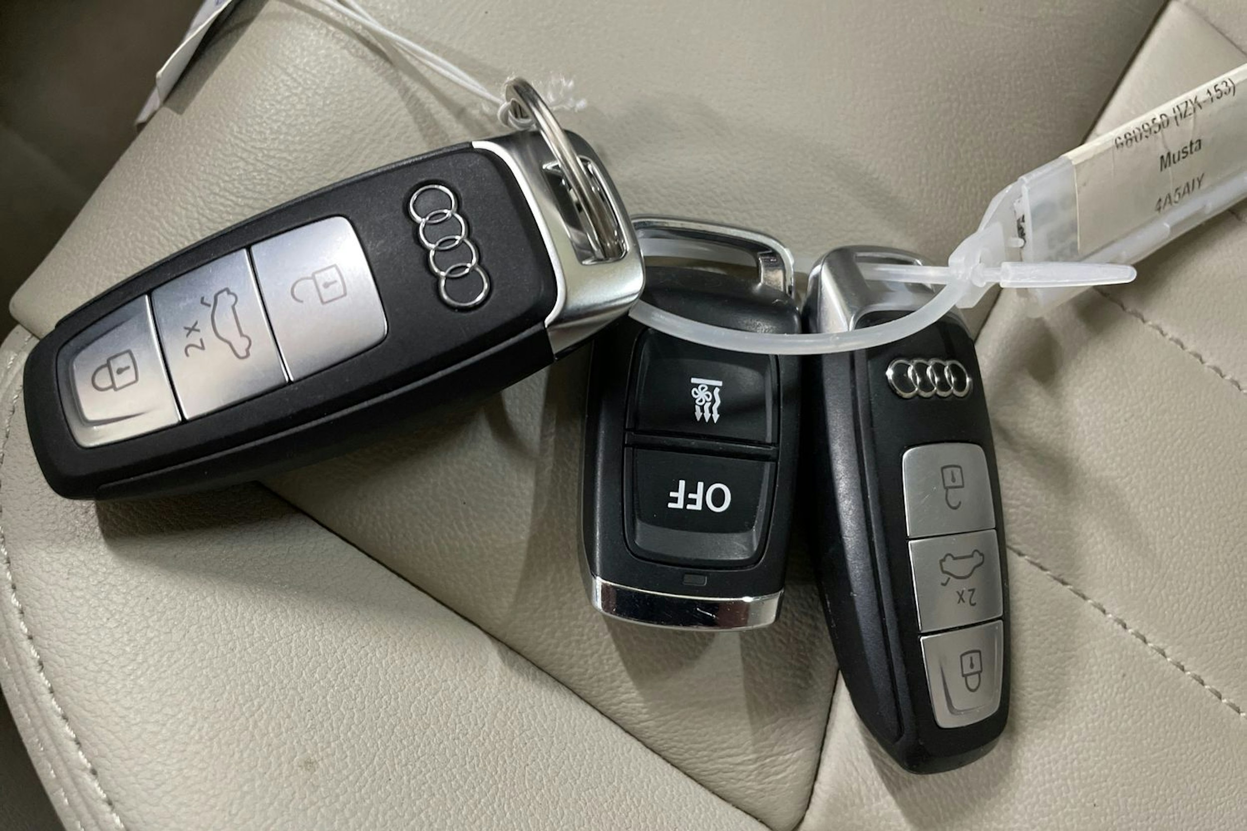 musta Audi A6 2021 kuva 24.