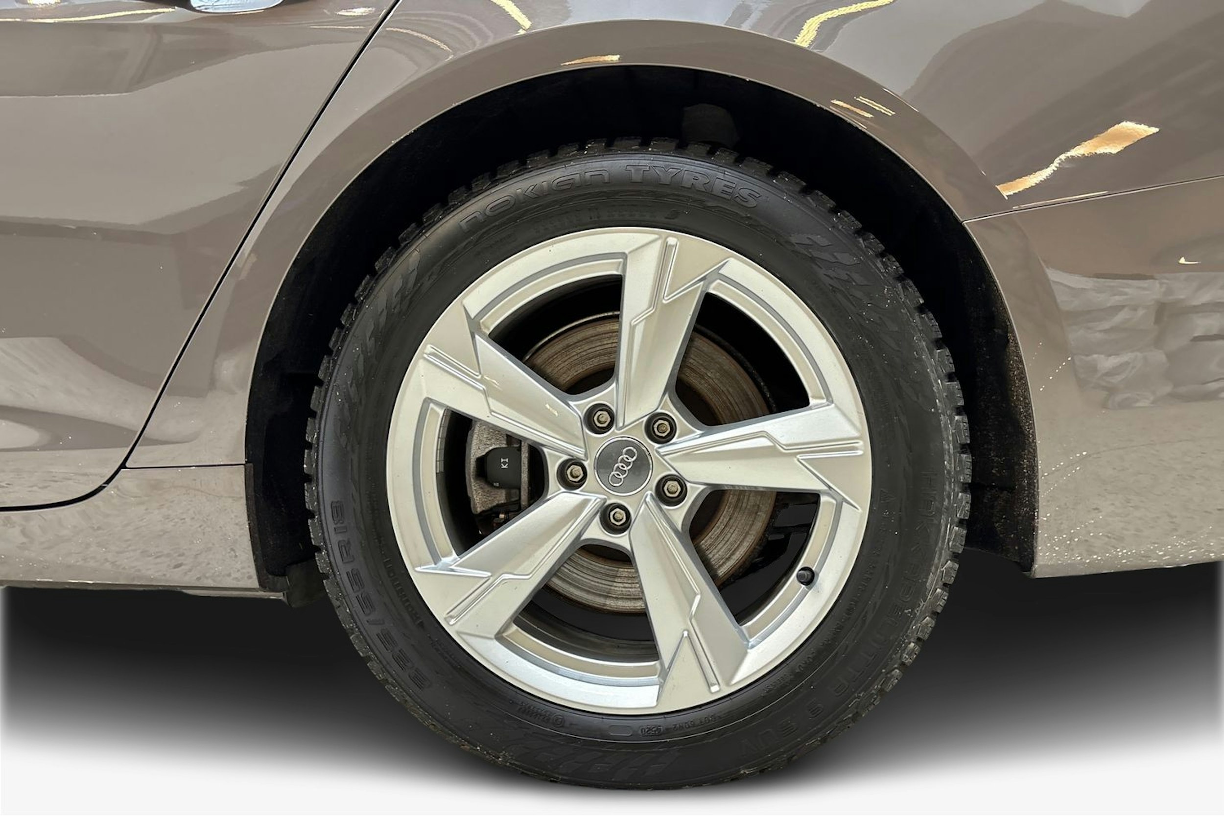 ruskea (beige) Audi A6 2021 kuva 11.