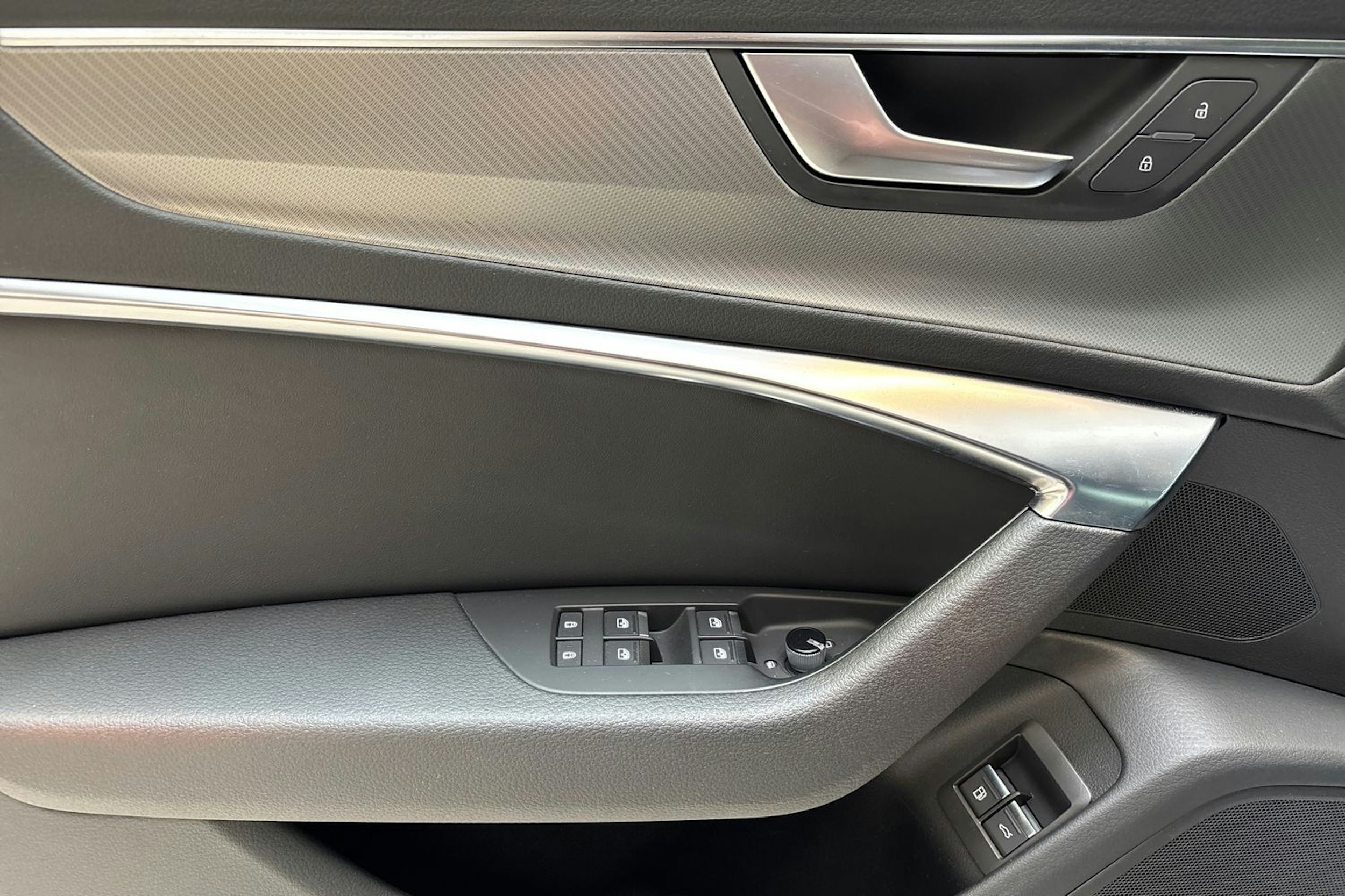 ruskea (beige) Audi A6 2021 kuva 16.