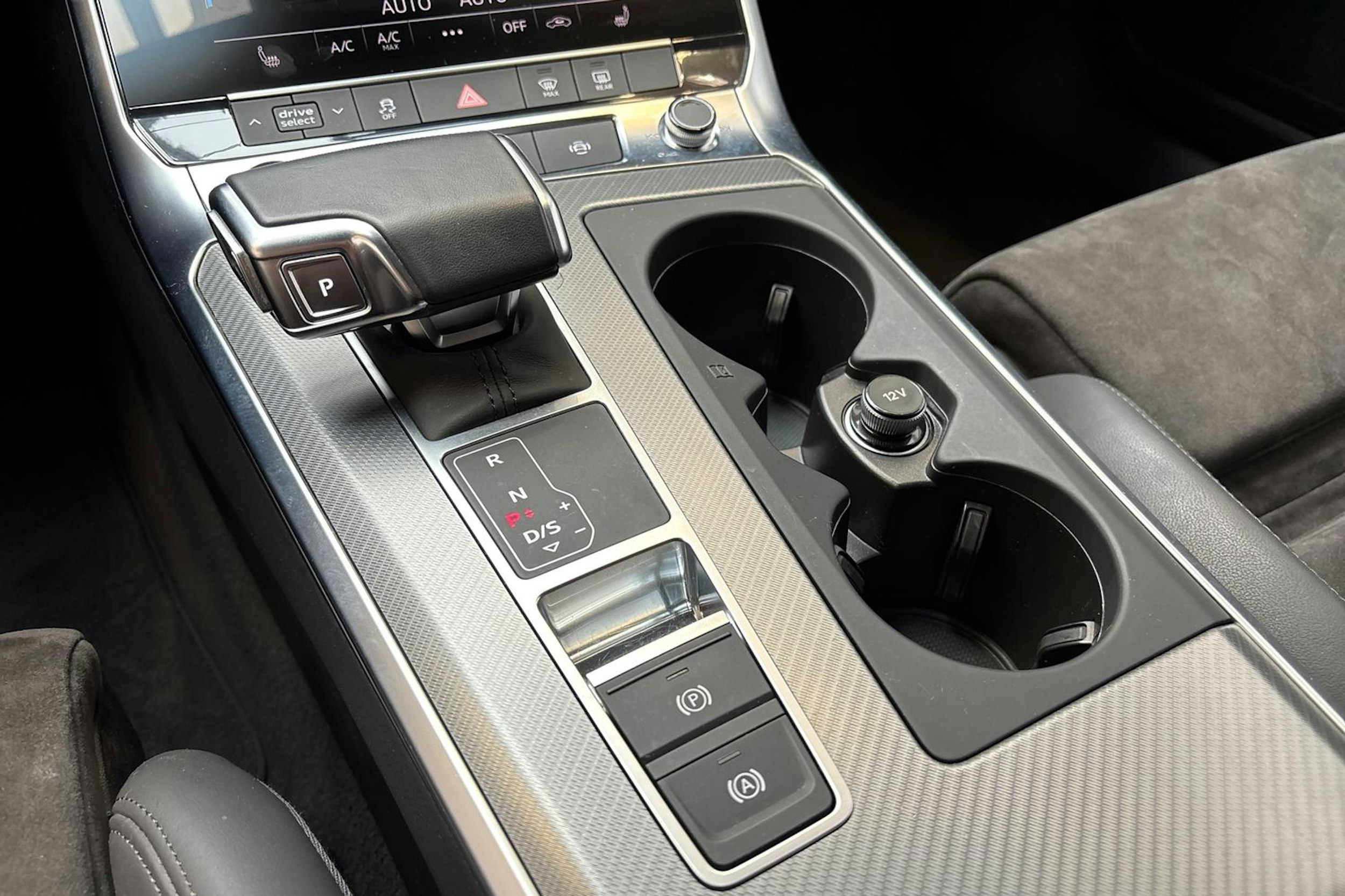 ruskea (beige) Audi A6 2021 kuva 23.