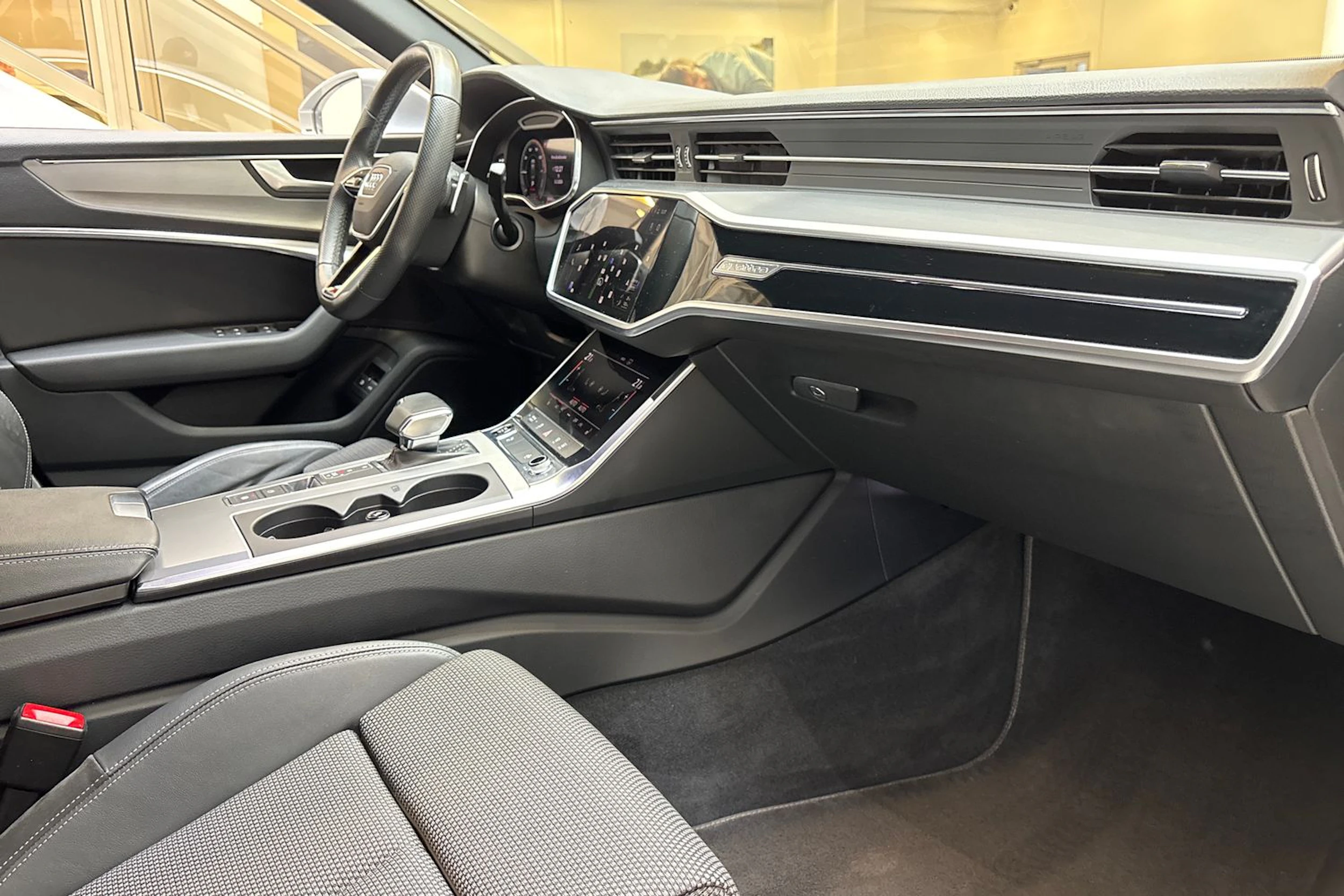 hopea Audi A6 2021 kuva 24.