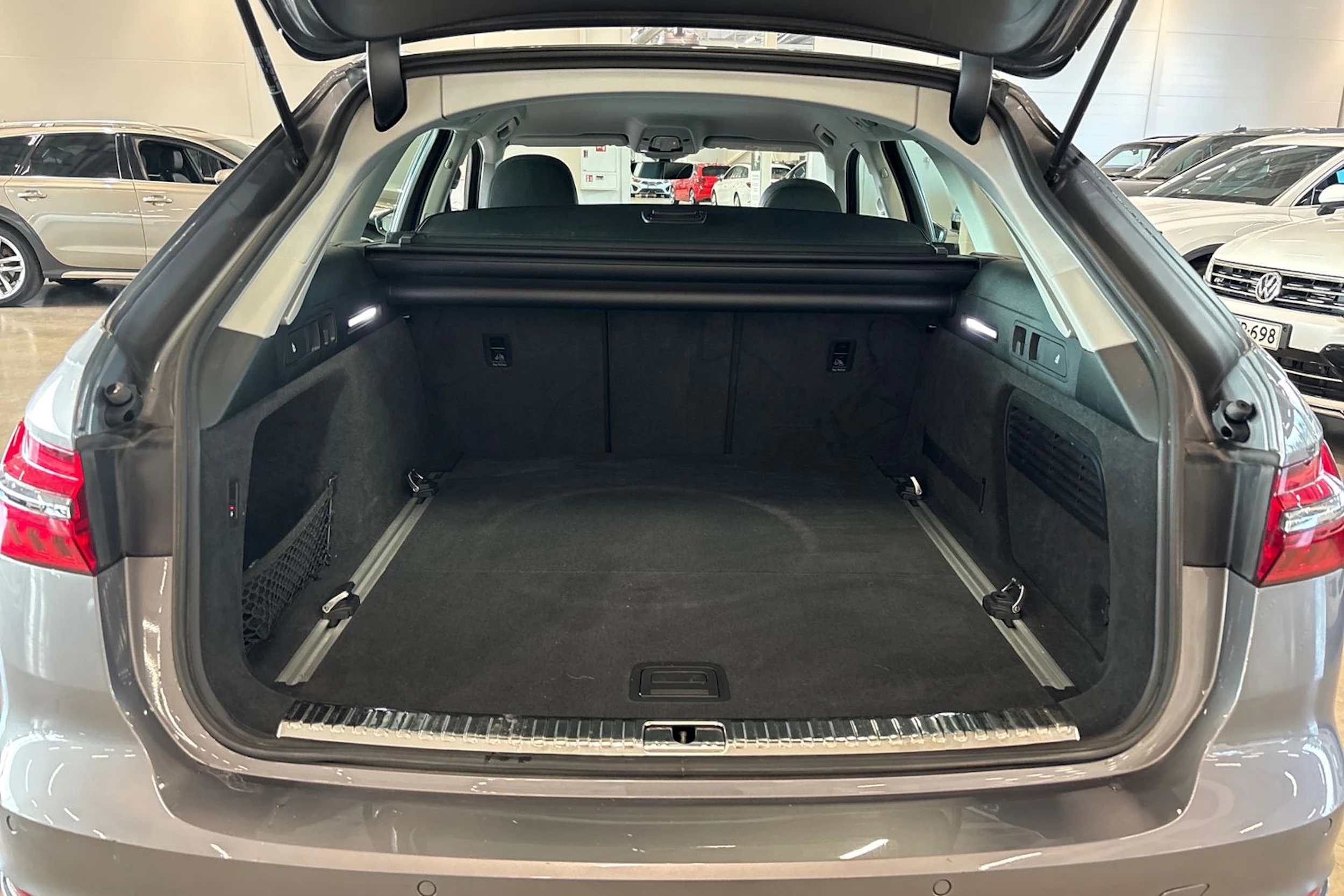 harmaa Audi A6 2021 kuva 37.